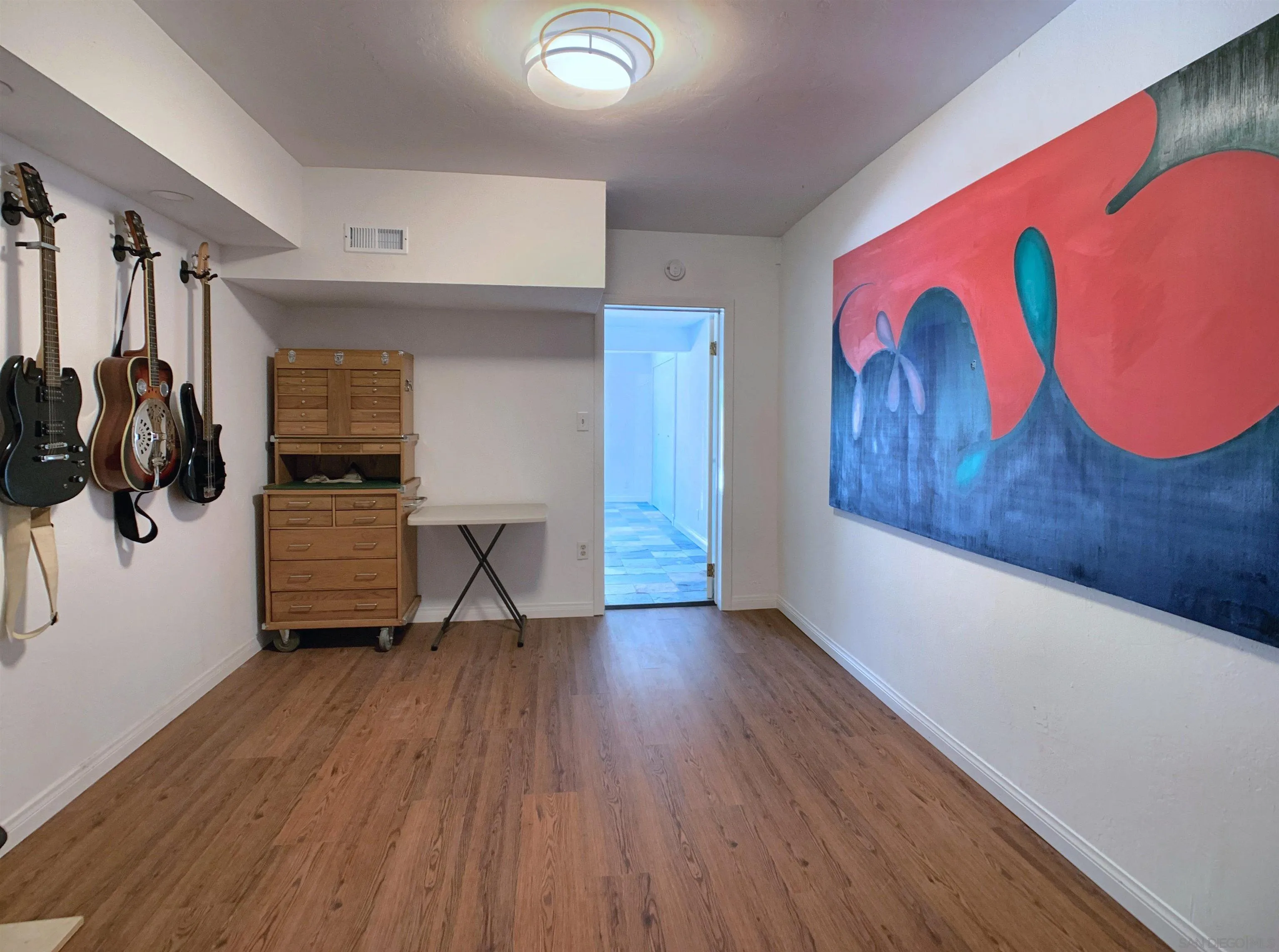 https://cdn.realtyfeed.com/cdn/127/260016848/c4f40f2b9d57bbf6aef428d497214a92.webp