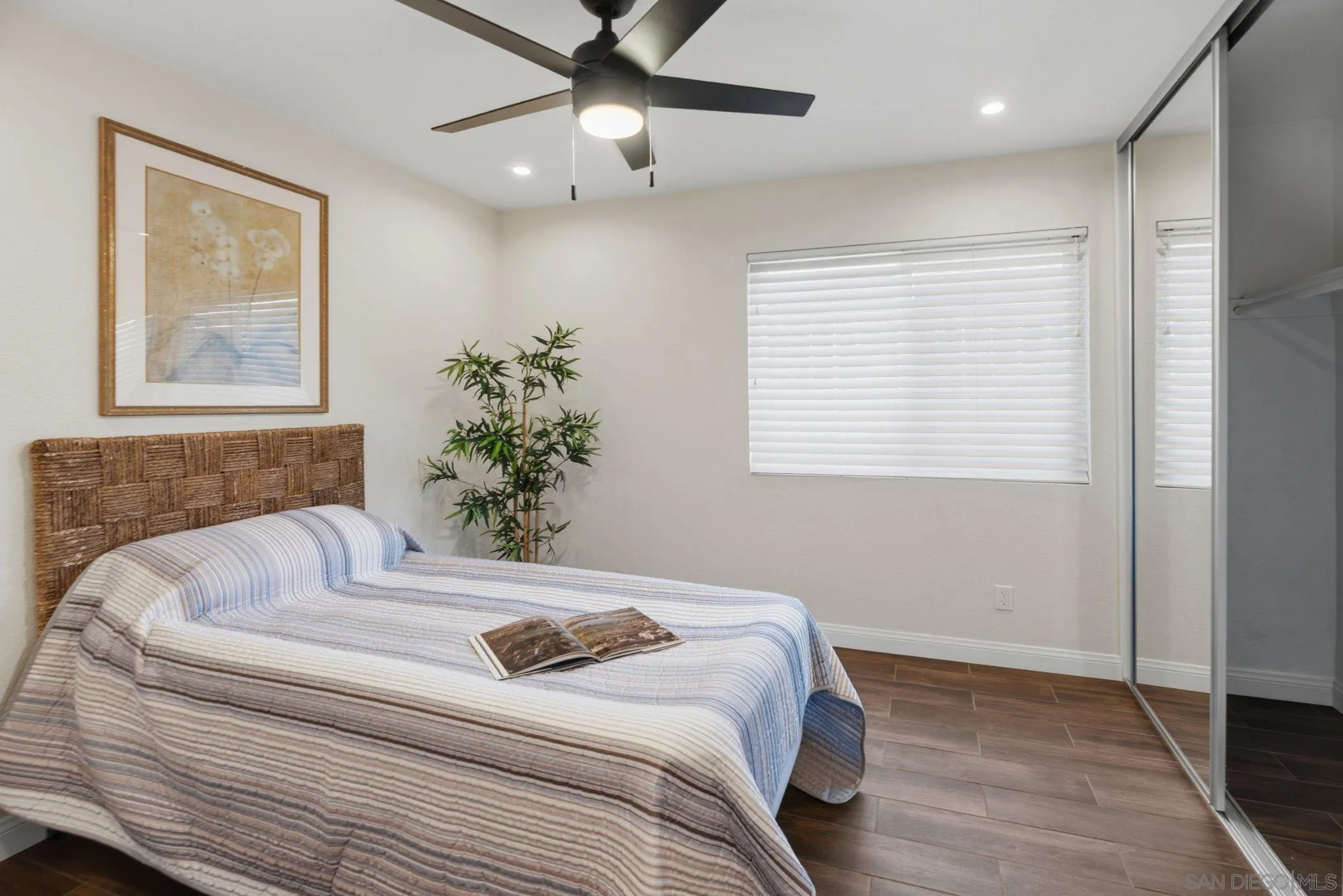https://cdn.realtyfeed.com/cdn/127/260016852/ca4ab69211e3585334bd53bef3518cc1.webp