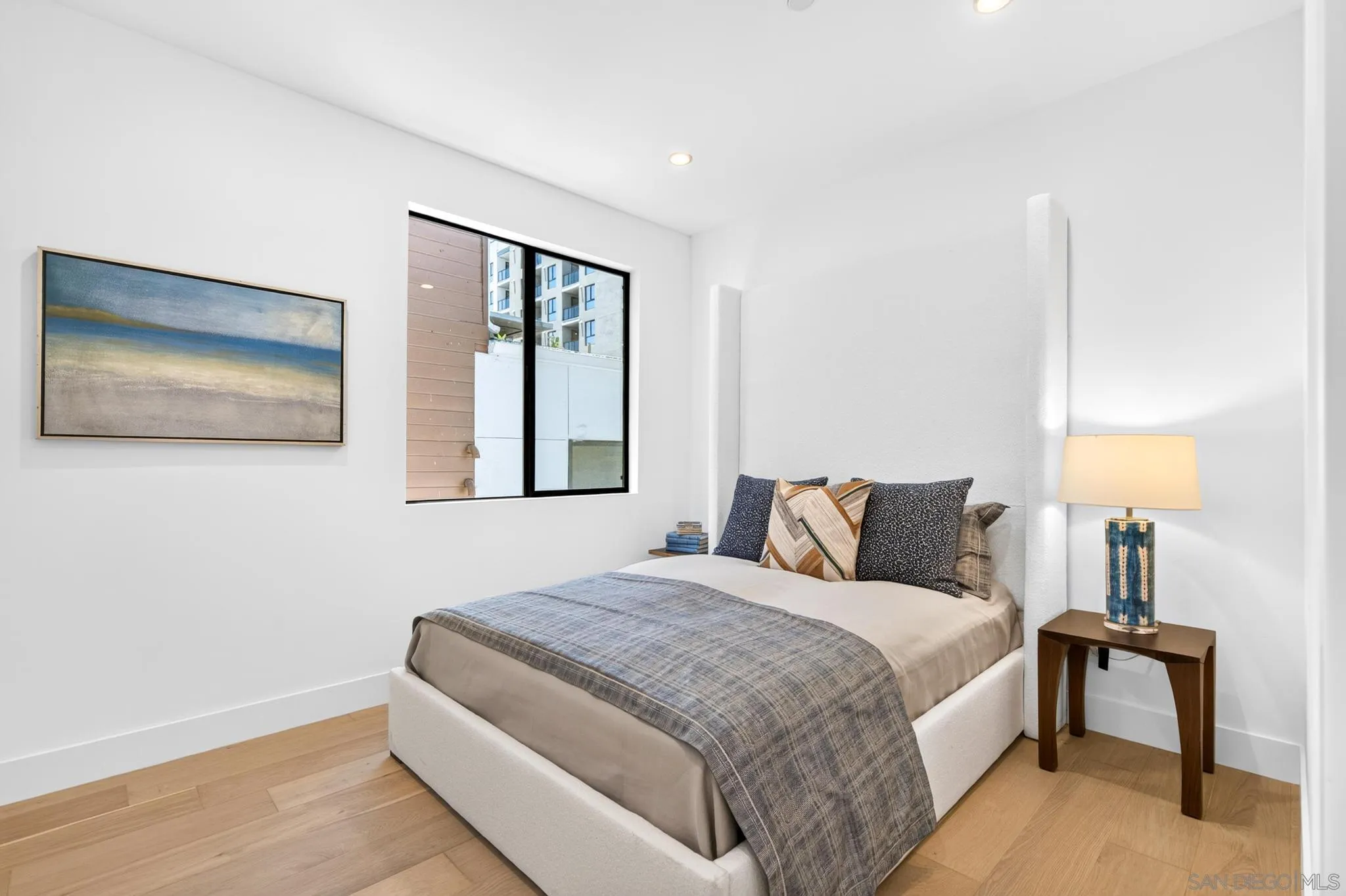 https://cdn.realtyfeed.com/cdn/127/260016853/62a2417e39518a01208371fbf16894d4.webp
