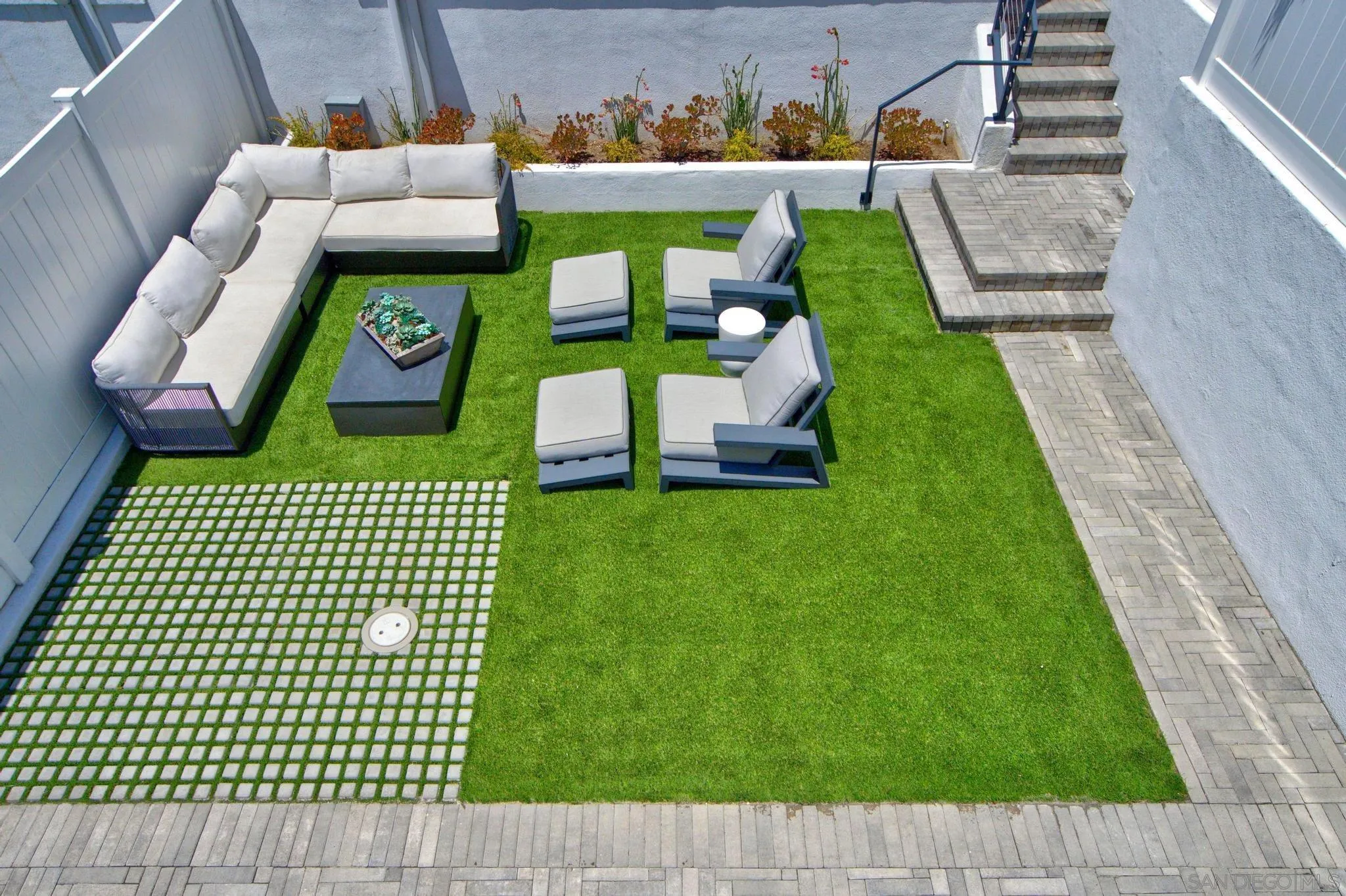 https://cdn.realtyfeed.com/cdn/127/260016853/d7ba0b22111de811f0a76a6a854457cd.webp
