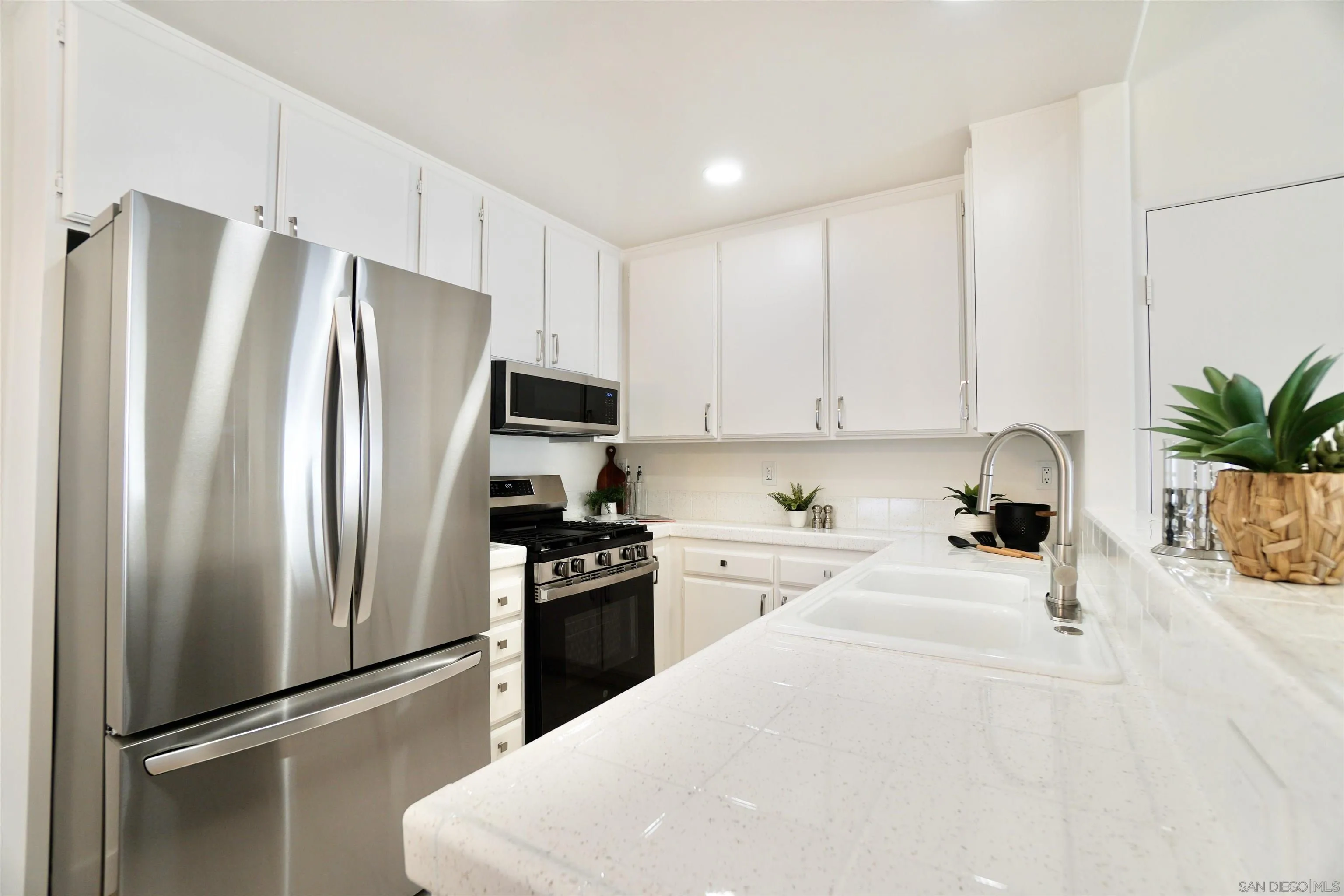 Photo #11: 260016858 Listing: Photo #11