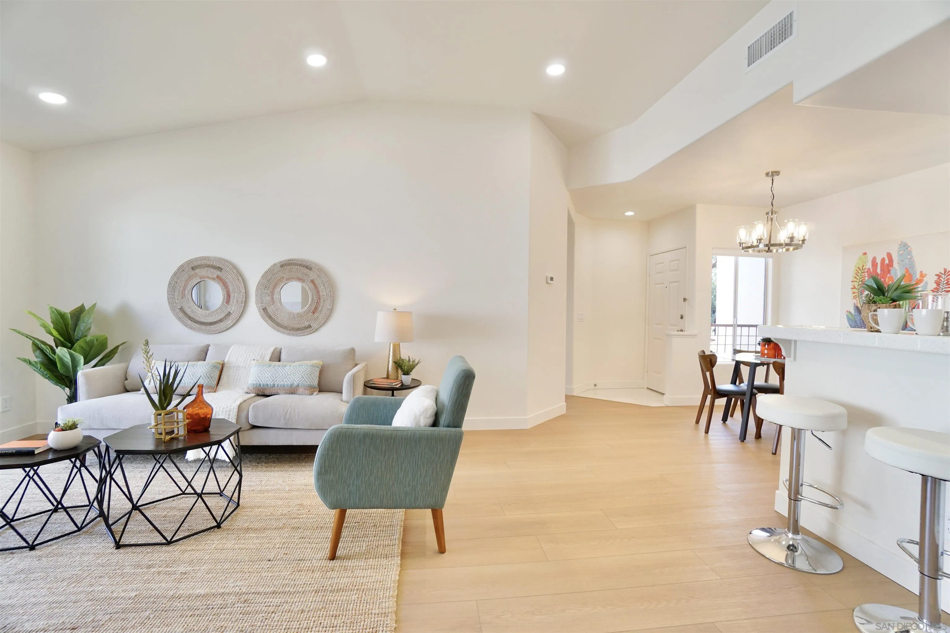 Photo #3: 260016858 Listing: Photo #3