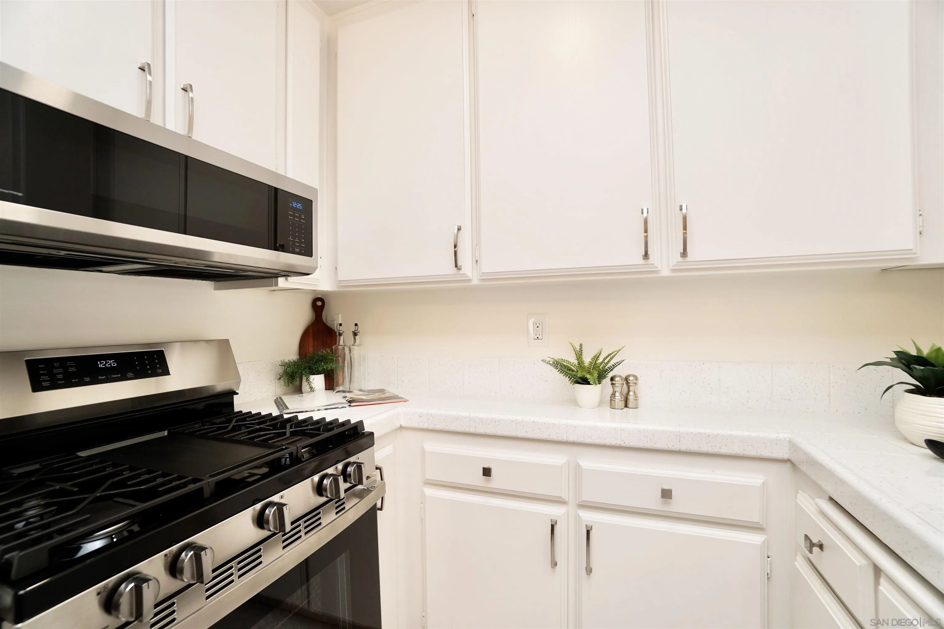 Photo #12: 260016858 Listing: Photo #12