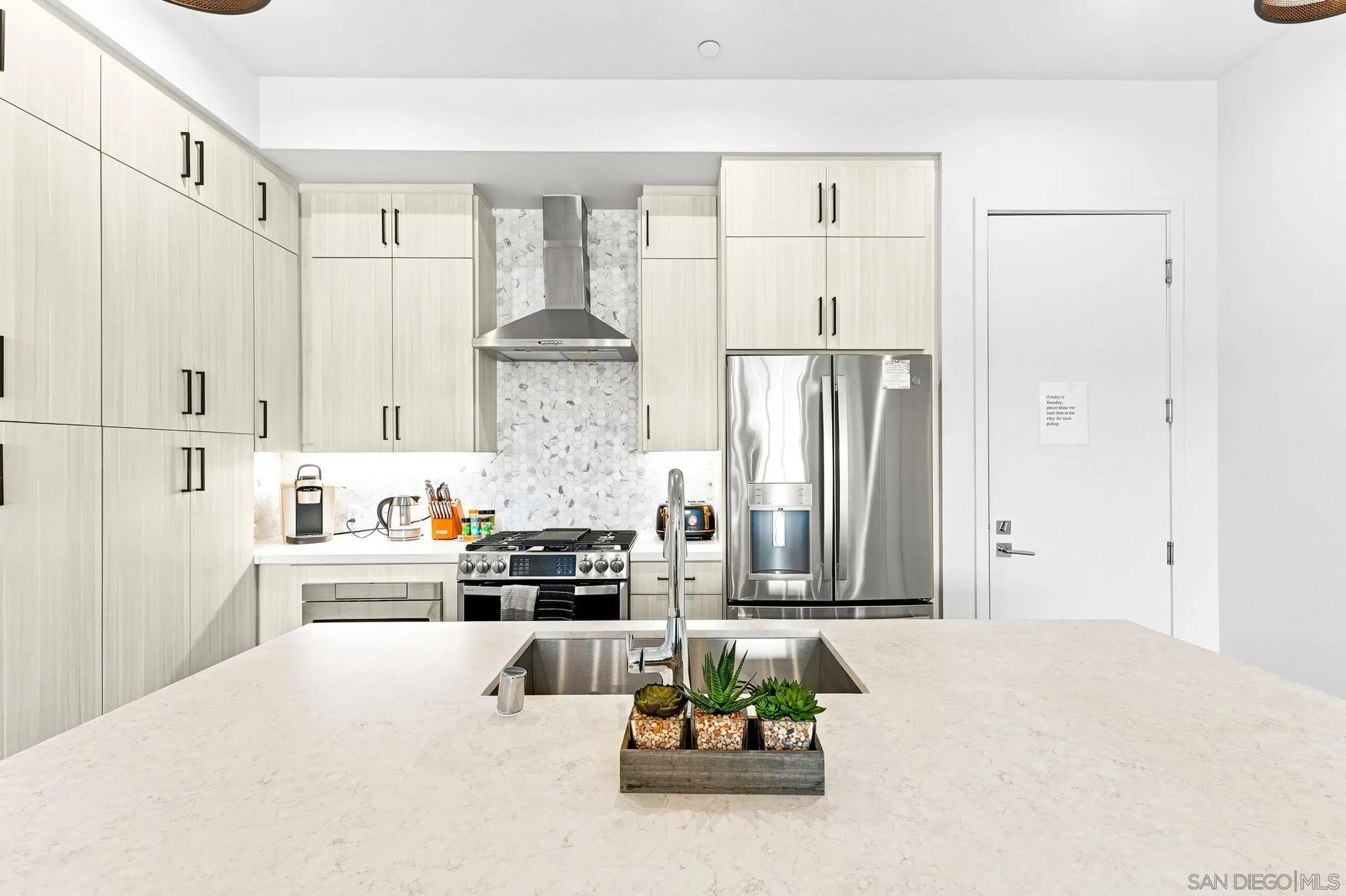 Photo #9: 260016864 Listing: Photo #9