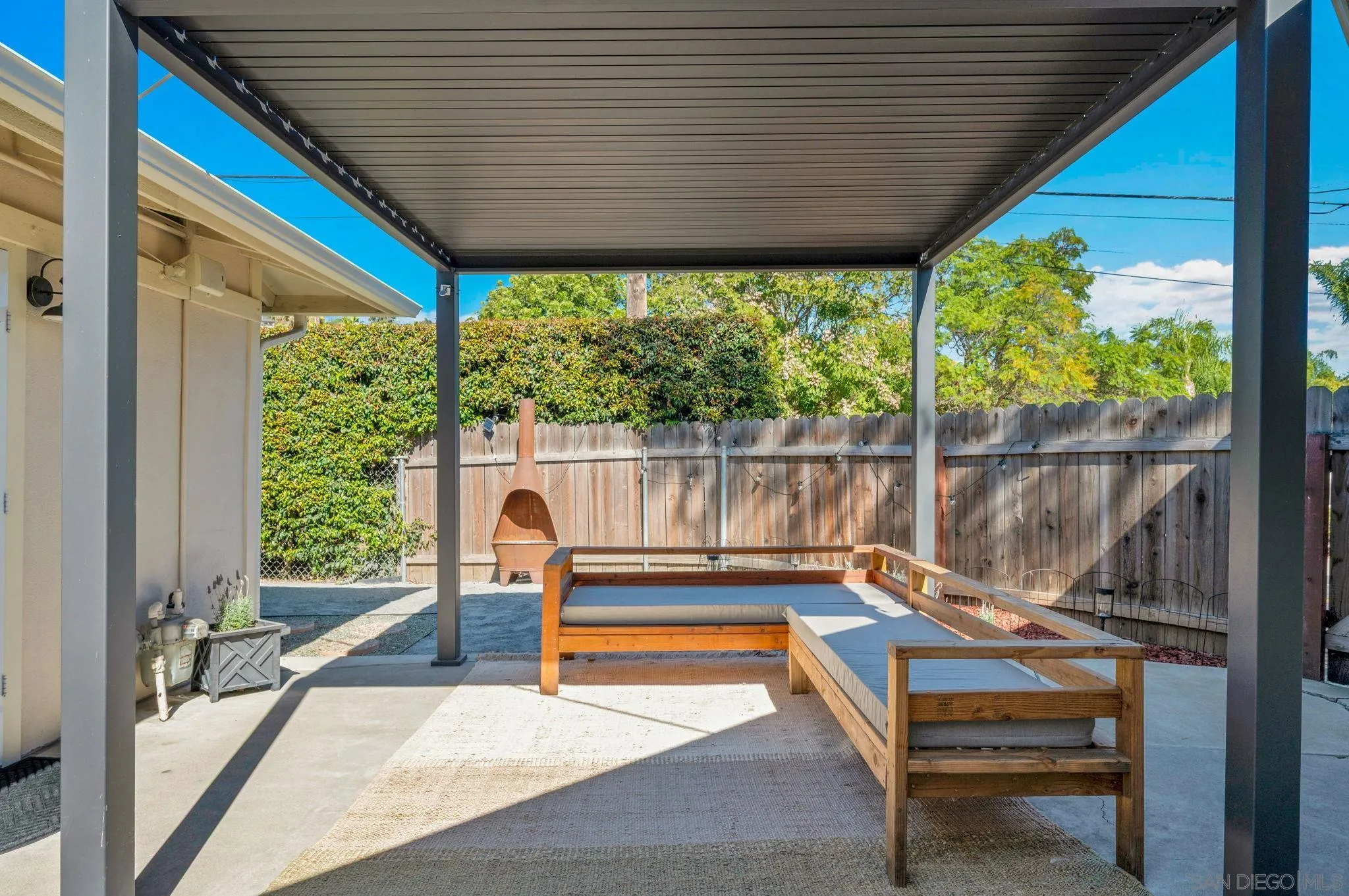 https://cdn.realtyfeed.com/cdn/127/260016869/239f952a52e7c35628c4401f25d1ed75.webp