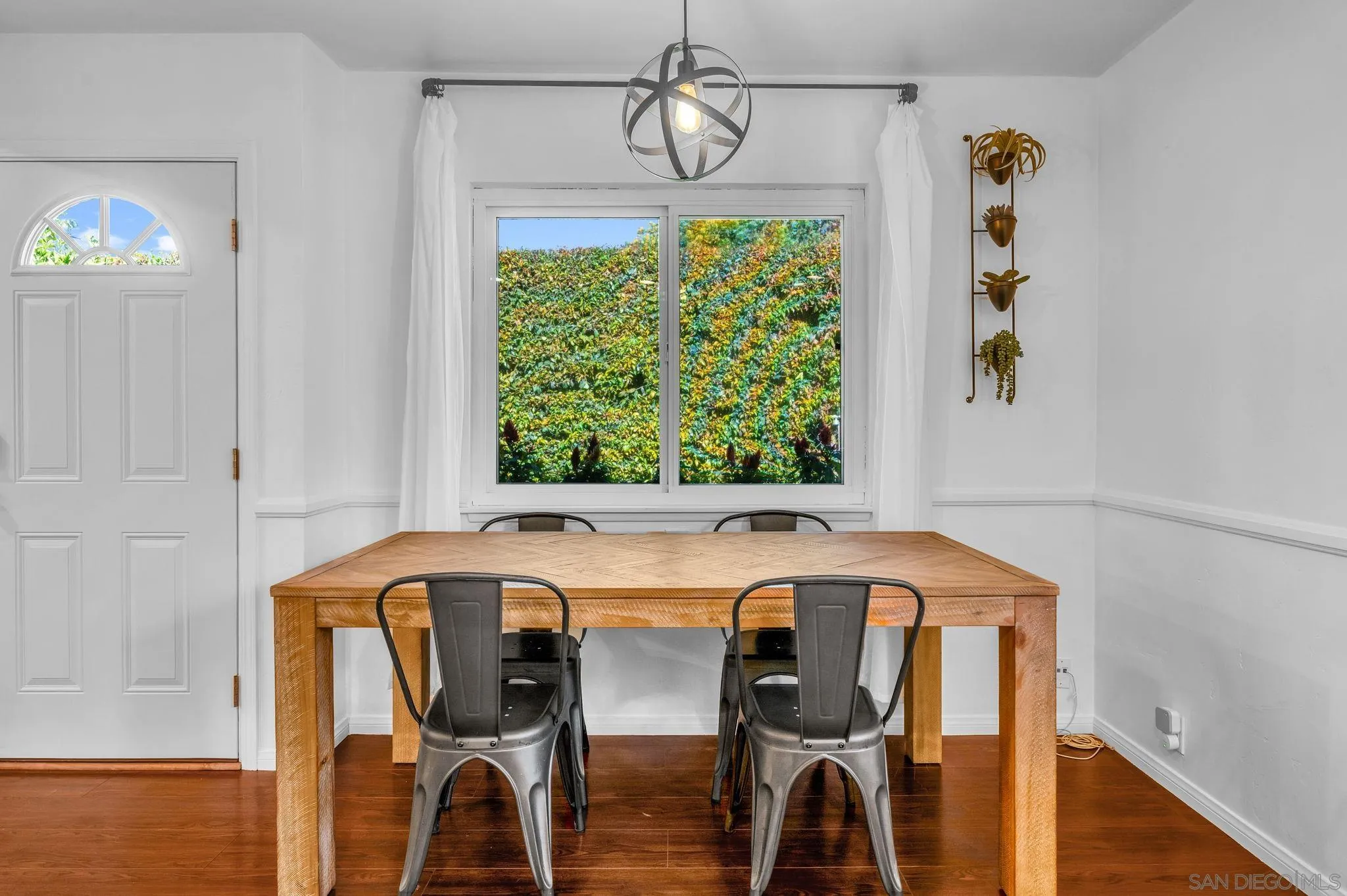 https://cdn.realtyfeed.com/cdn/127/260016869/32ccbe20f4d957213c8ef0079741ccb8.webp