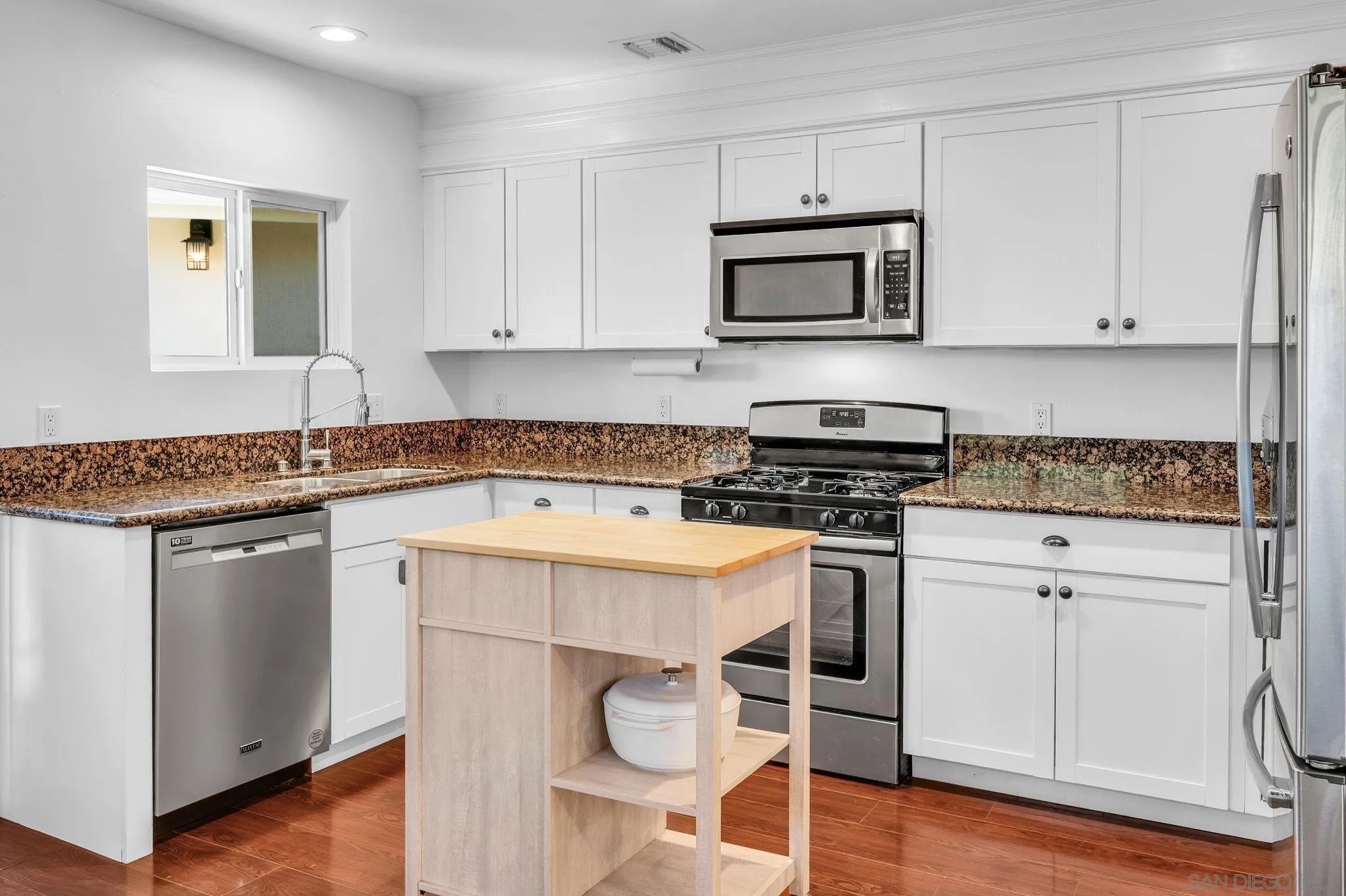 https://cdn.realtyfeed.com/cdn/127/260016869/43c8a2e4647a1e016498e3c6273cd742.webp