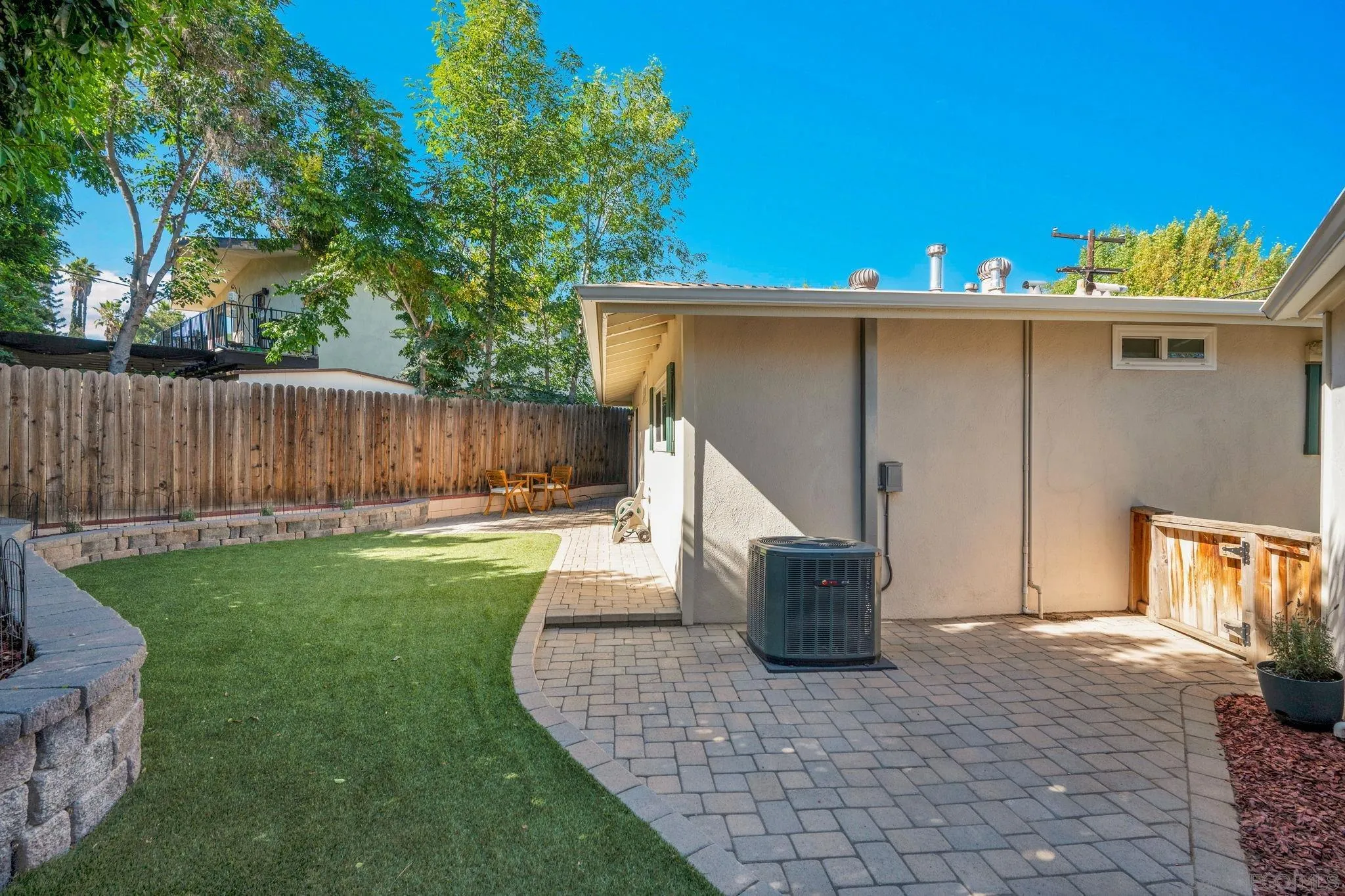 https://cdn.realtyfeed.com/cdn/127/260016869/61d6da6f78bf4582aef7b248f46fe721.webp