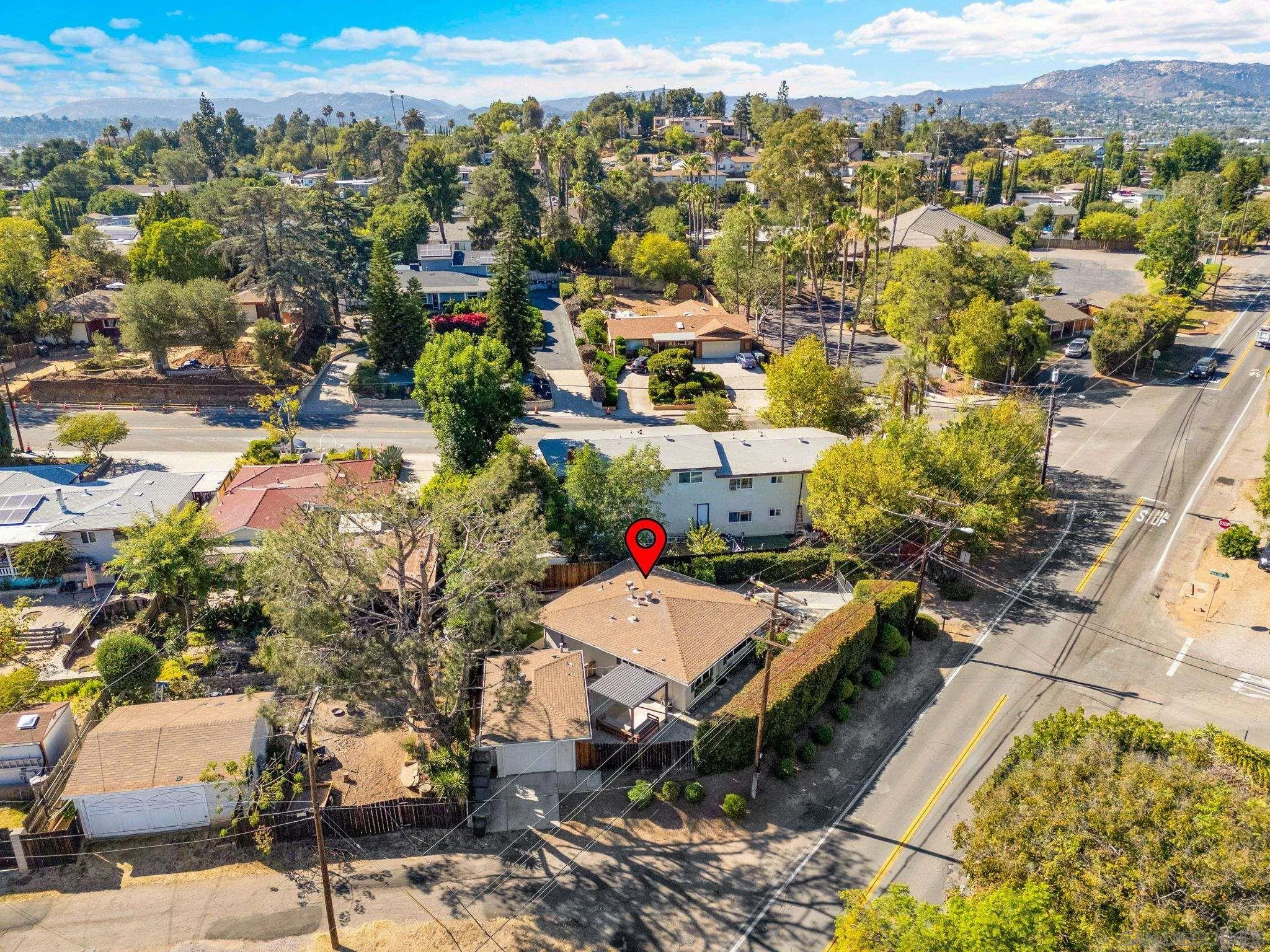 https://cdn.realtyfeed.com/cdn/127/260016869/741cae4475eccd1d00c2441bf4894203.webp
