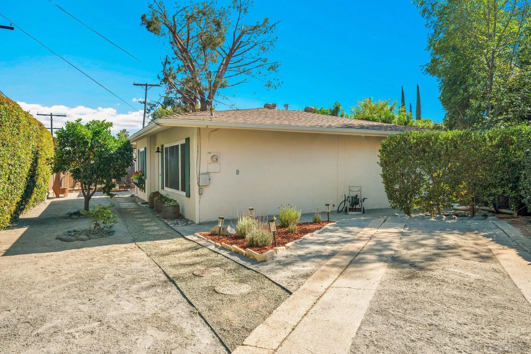 https://cdn.realtyfeed.com/cdn/127/260016869/b25c346c5bcf43a2c8e79722e0324c12.webp