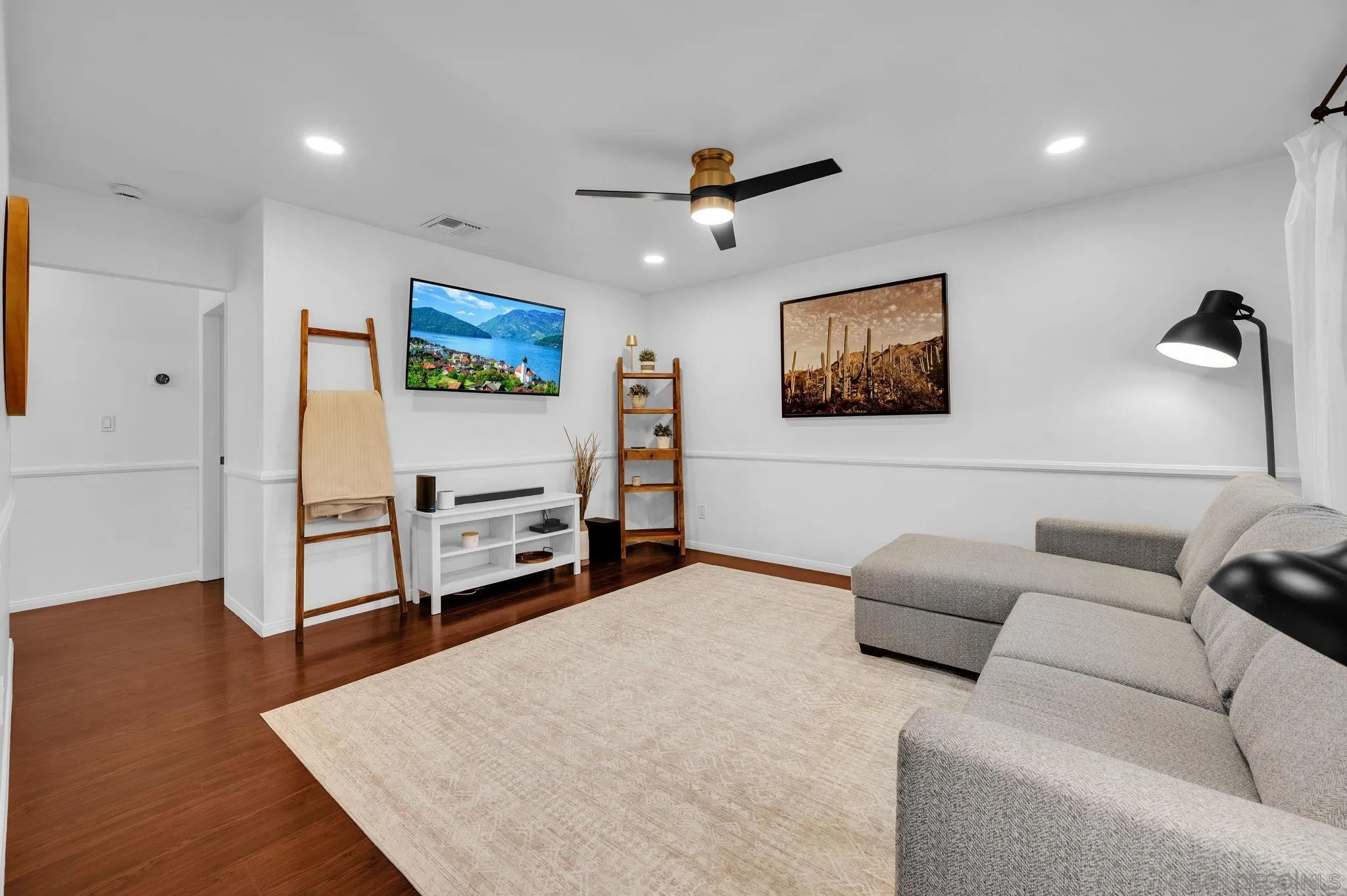 https://cdn.realtyfeed.com/cdn/127/260016869/bb8d2e2404567f409446ebcf04dc865c.webp
