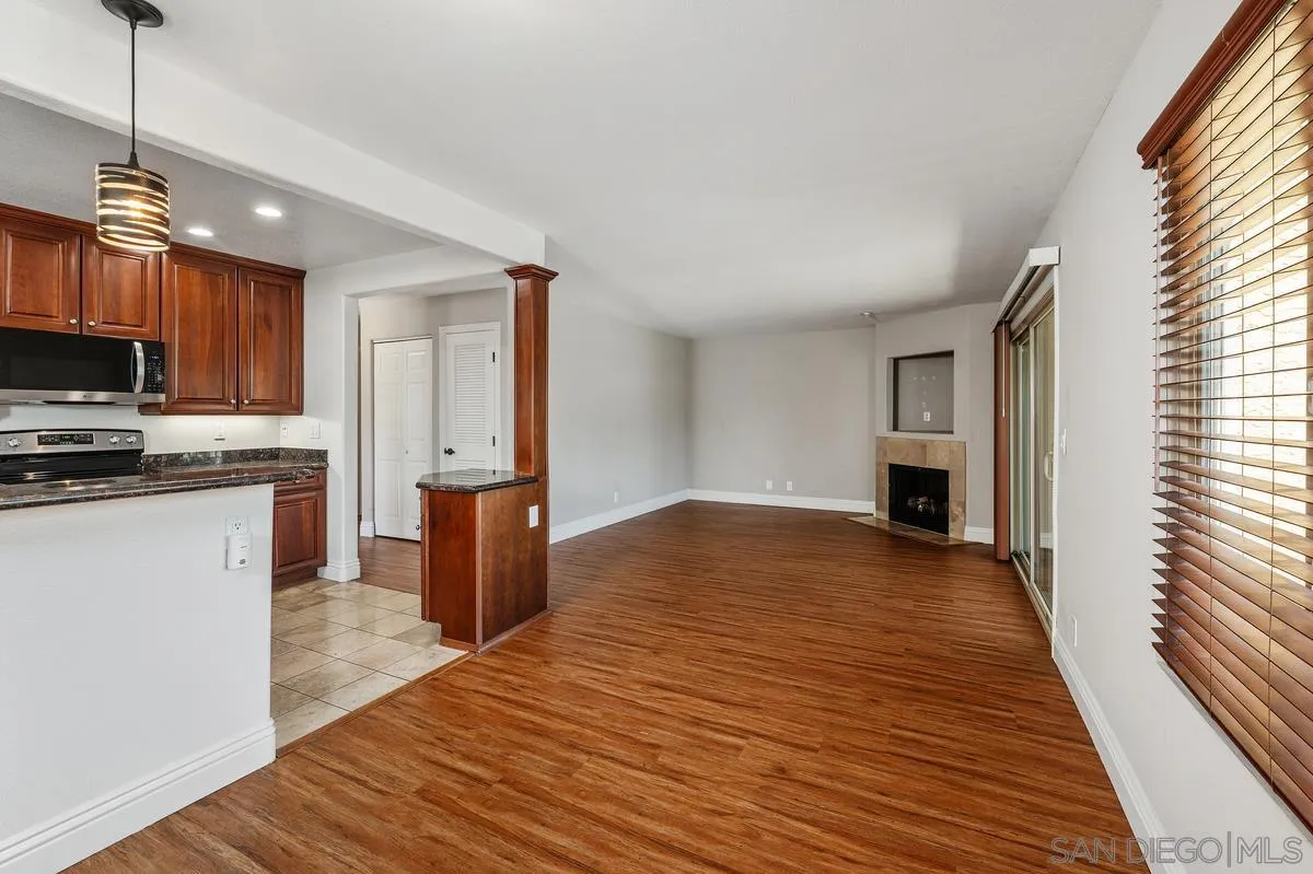 Photo #11: 260016873 Listing: Photo #11