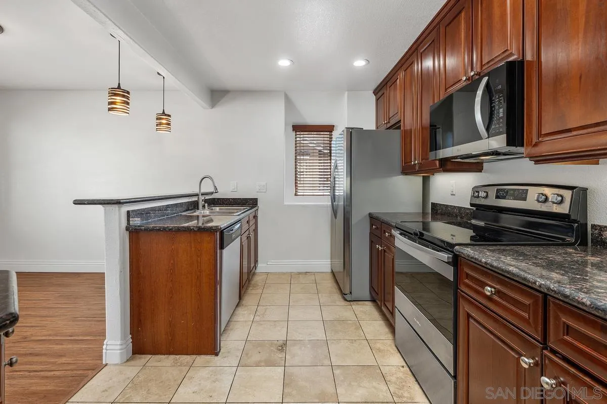 Photo #13: 260016873 Listing: Photo #13