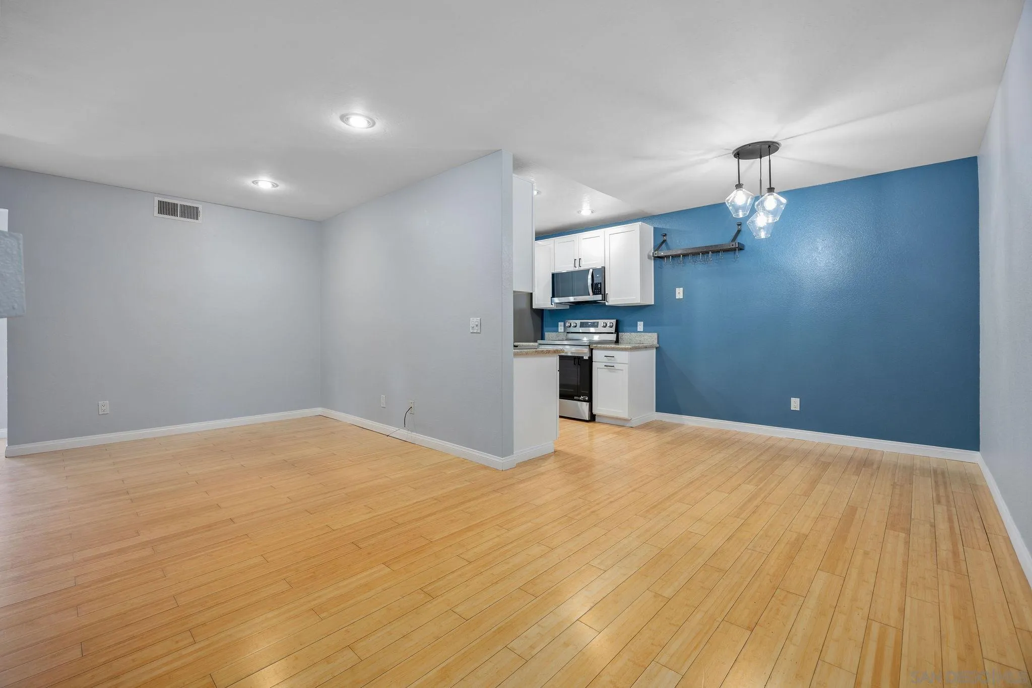 Photo #14: 260016874 Listing: Photo #14