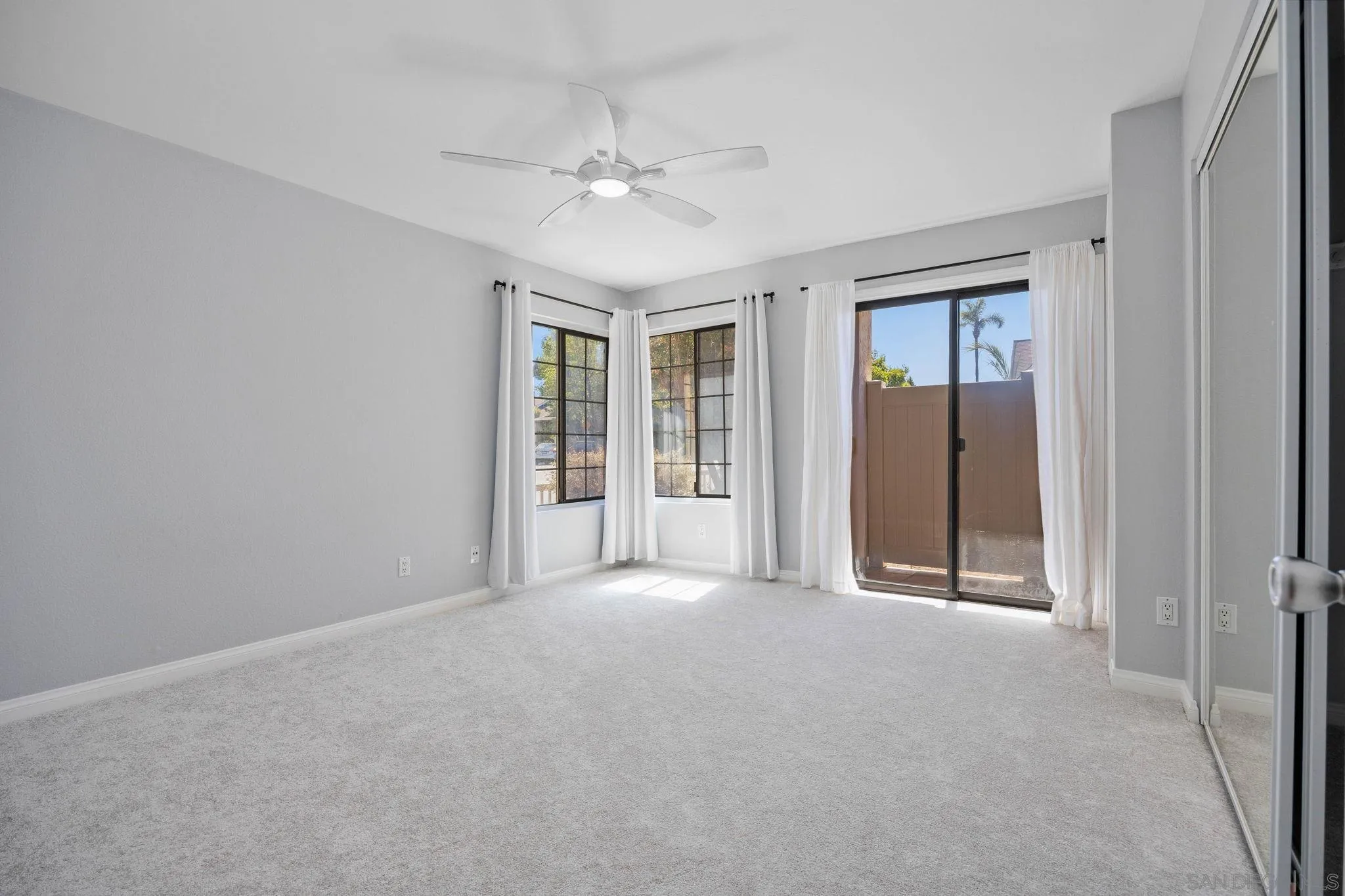 Photo #2: 260016874 Listing: Photo #2