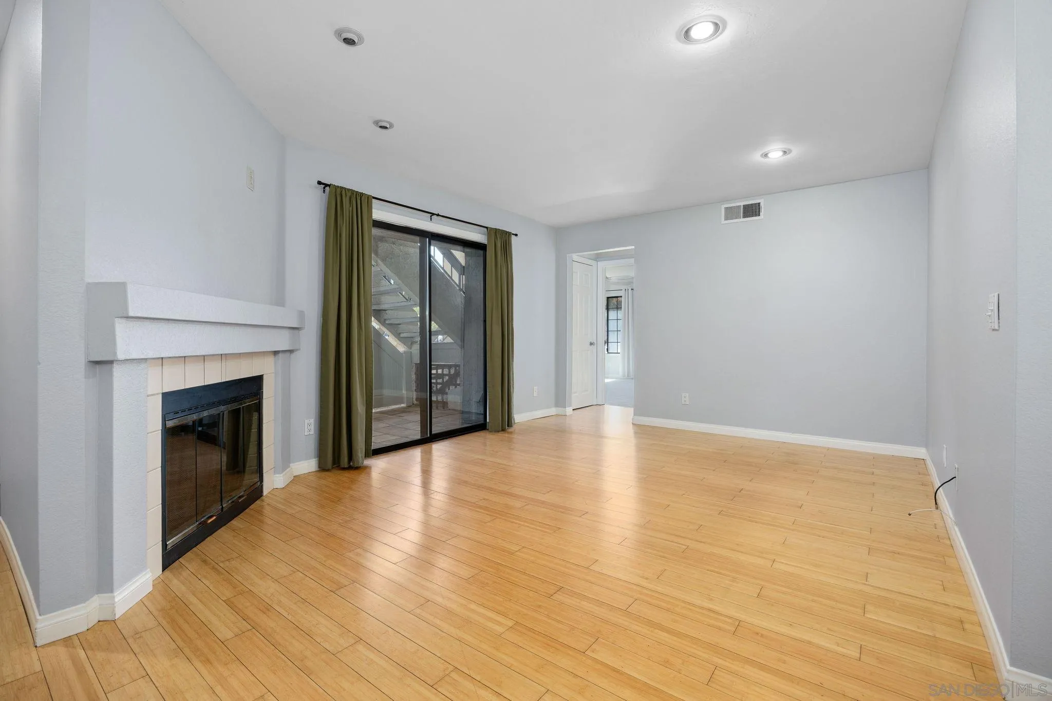 Photo #12: 260016874 Listing: Photo #12