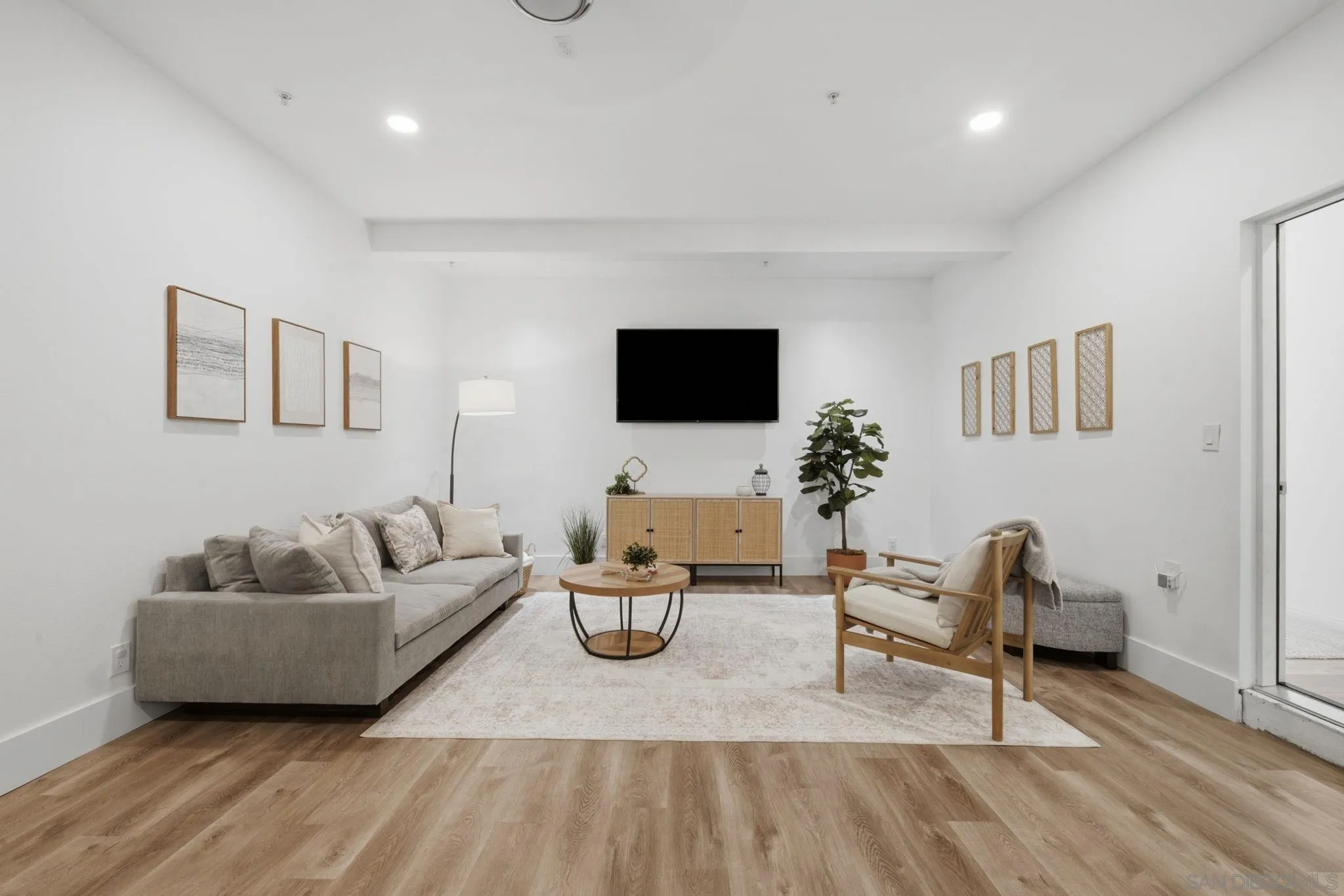 https://cdn.realtyfeed.com/cdn/127/260016877/0f163c735b238572e9d652b70c78f3e2.webp
