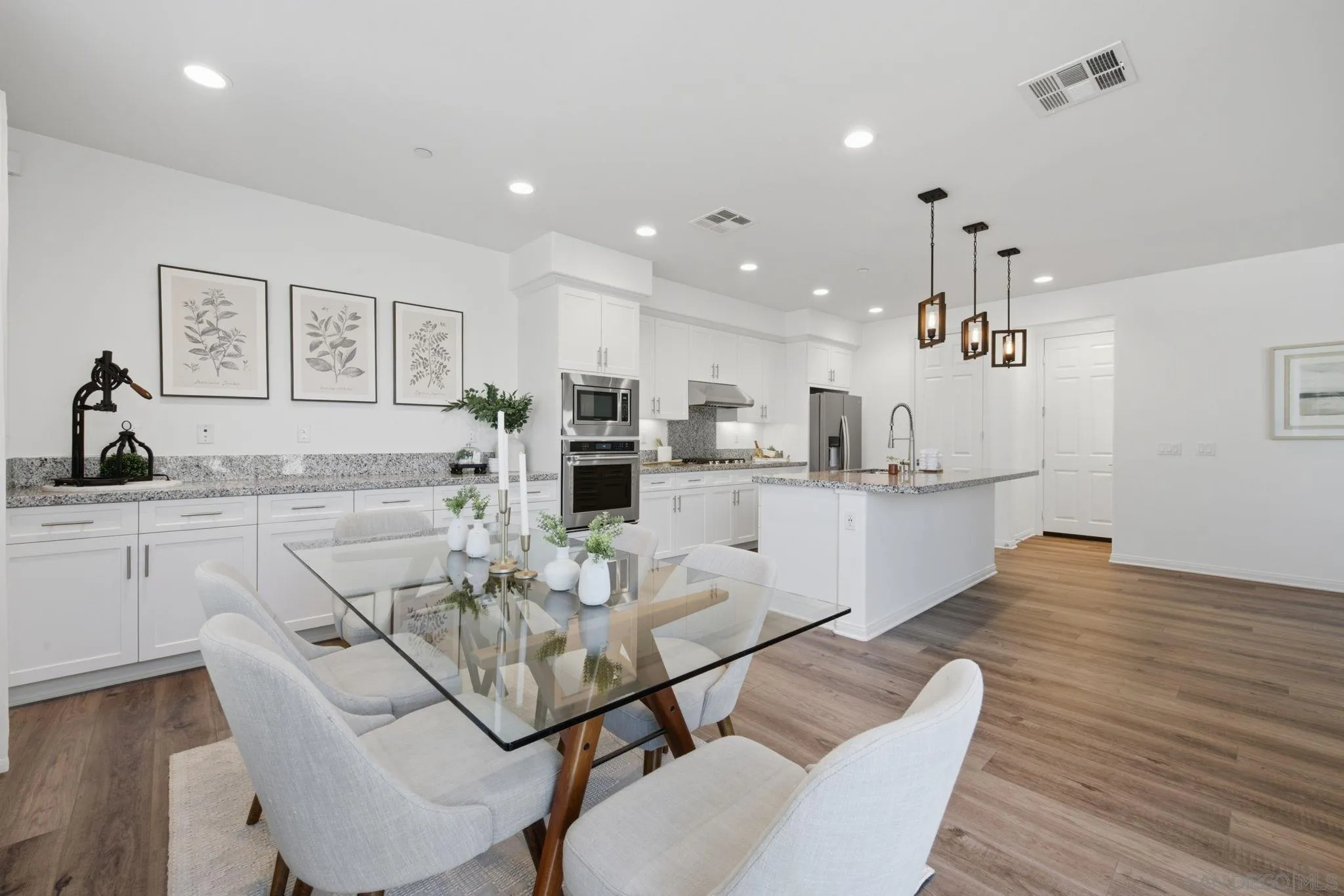 https://cdn.realtyfeed.com/cdn/127/260016877/622858f8dffb71ed51b286dd8271b9ed.webp