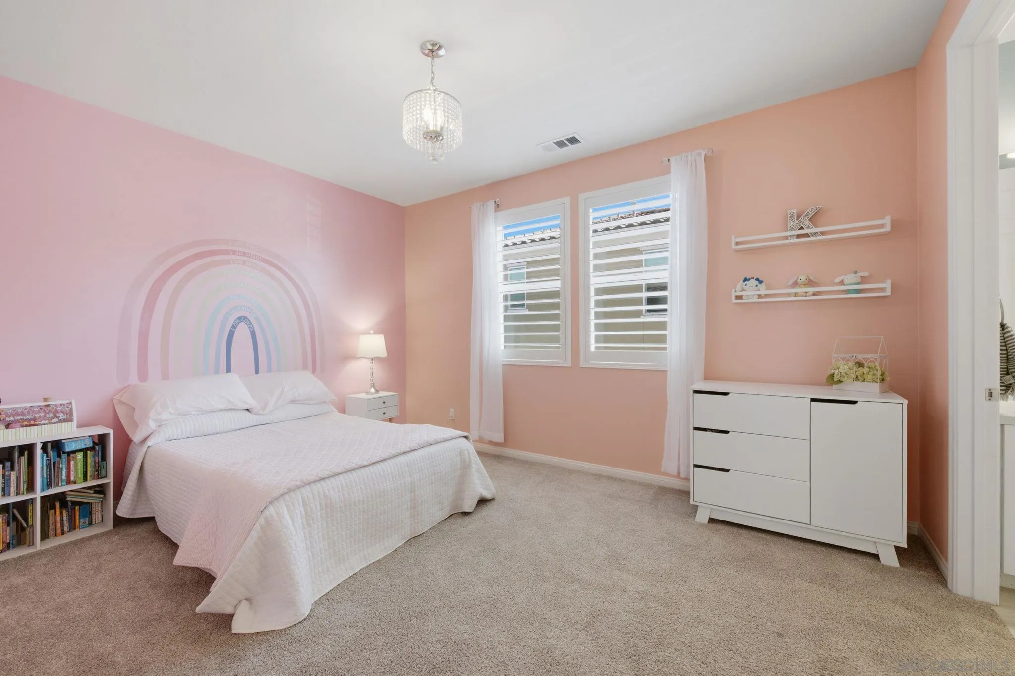 https://cdn.realtyfeed.com/cdn/127/260016877/942c51a7f48c09bbf89f91597ea2f7e0.webp