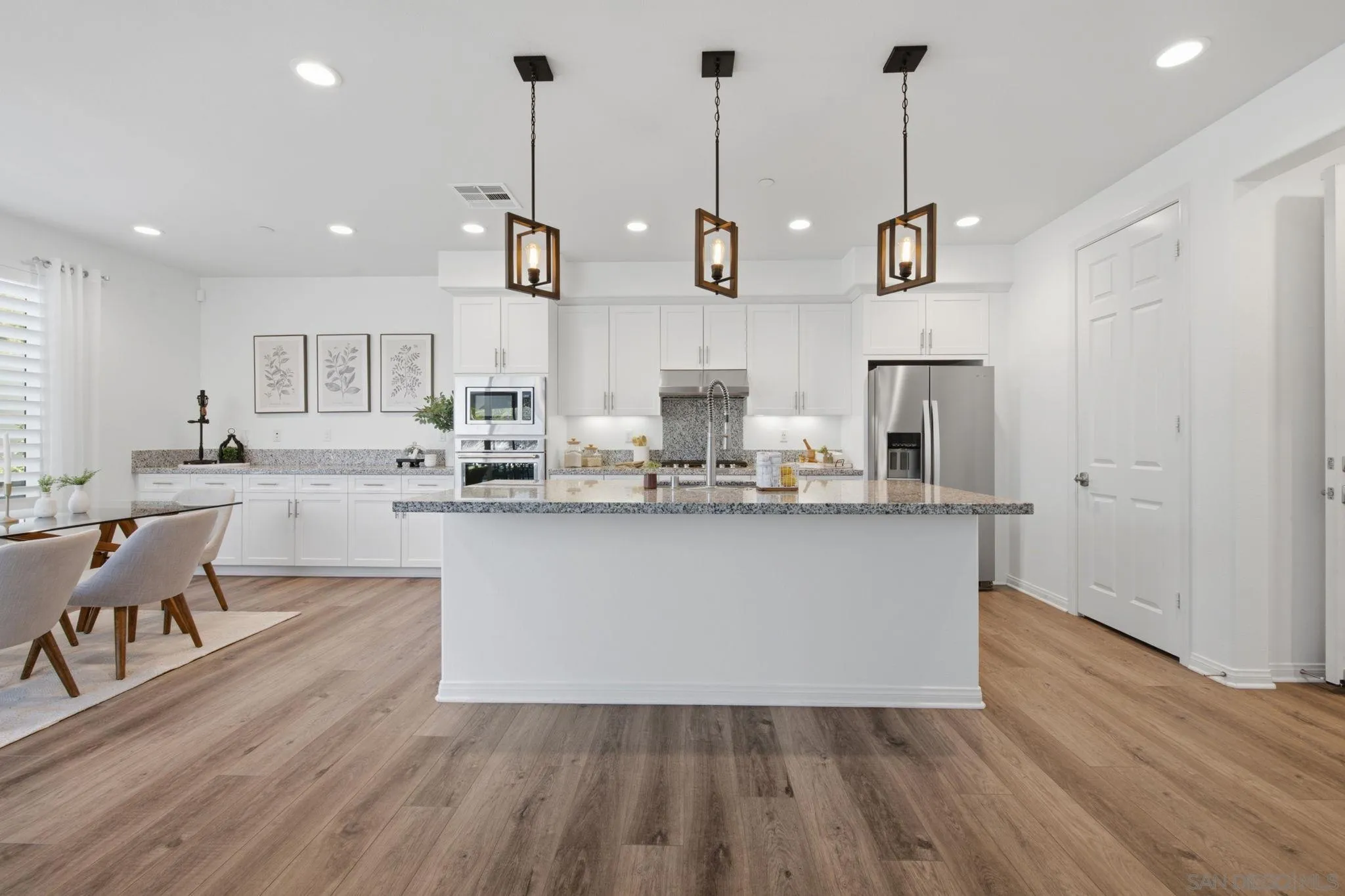 https://cdn.realtyfeed.com/cdn/127/260016877/96166715277b4046fcfd8226de958a9a.webp