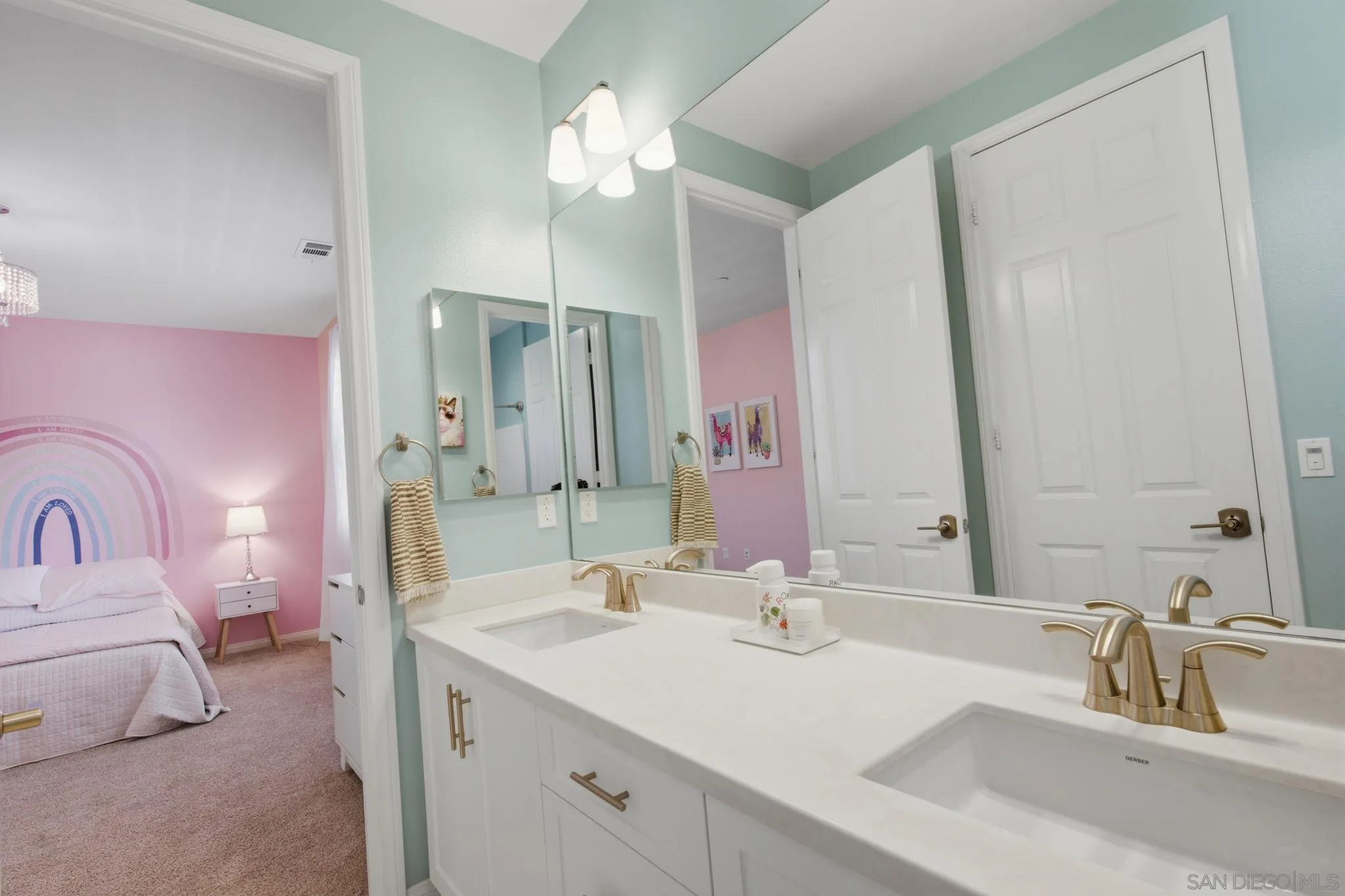 https://cdn.realtyfeed.com/cdn/127/260016877/cd7b82632e6b665251e5715d1777fb11.webp