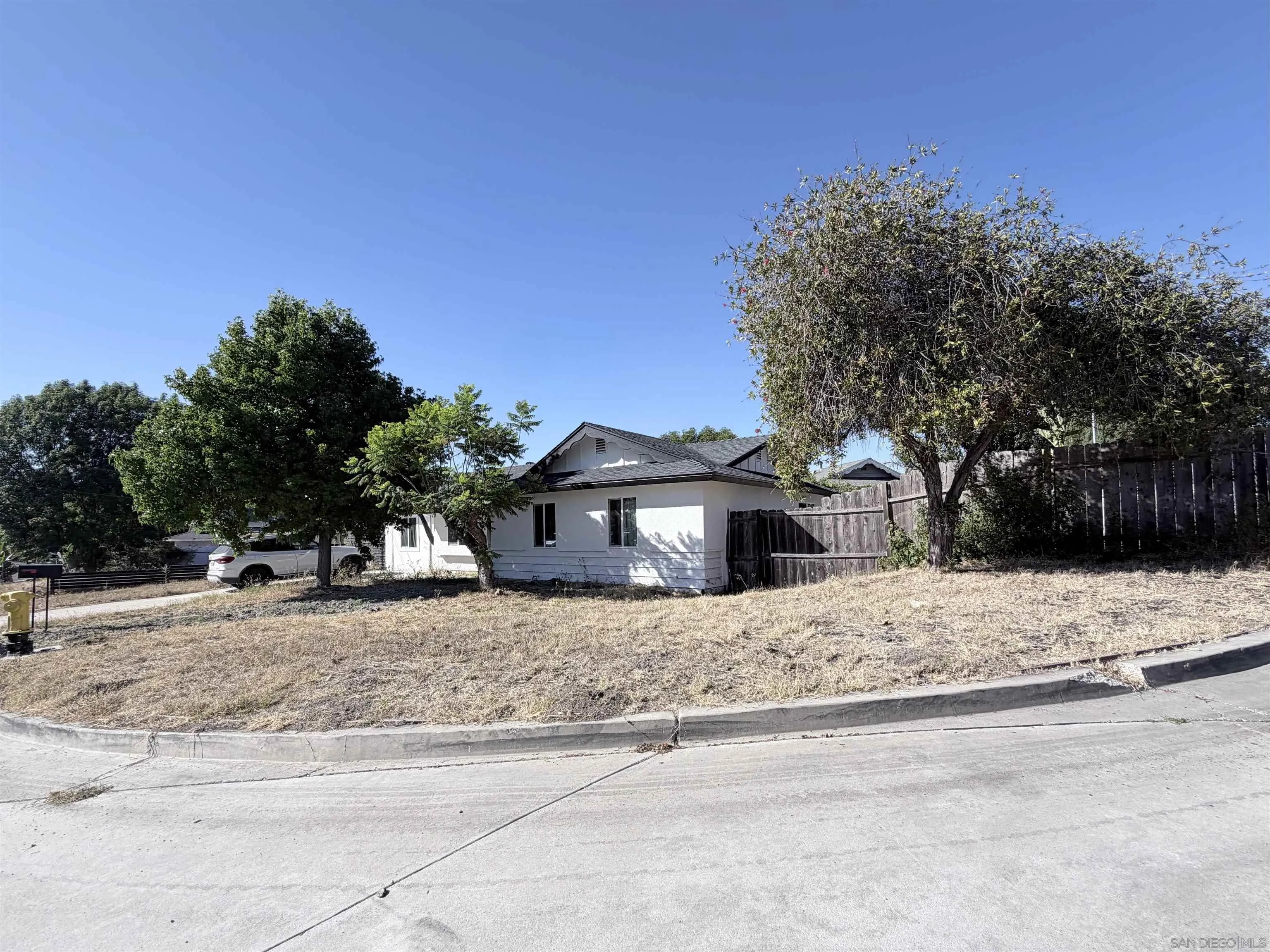 https://cdn.realtyfeed.com/cdn/127/260016878/9a56c8ce0b8b95fdc70536b50b6357f4.webp