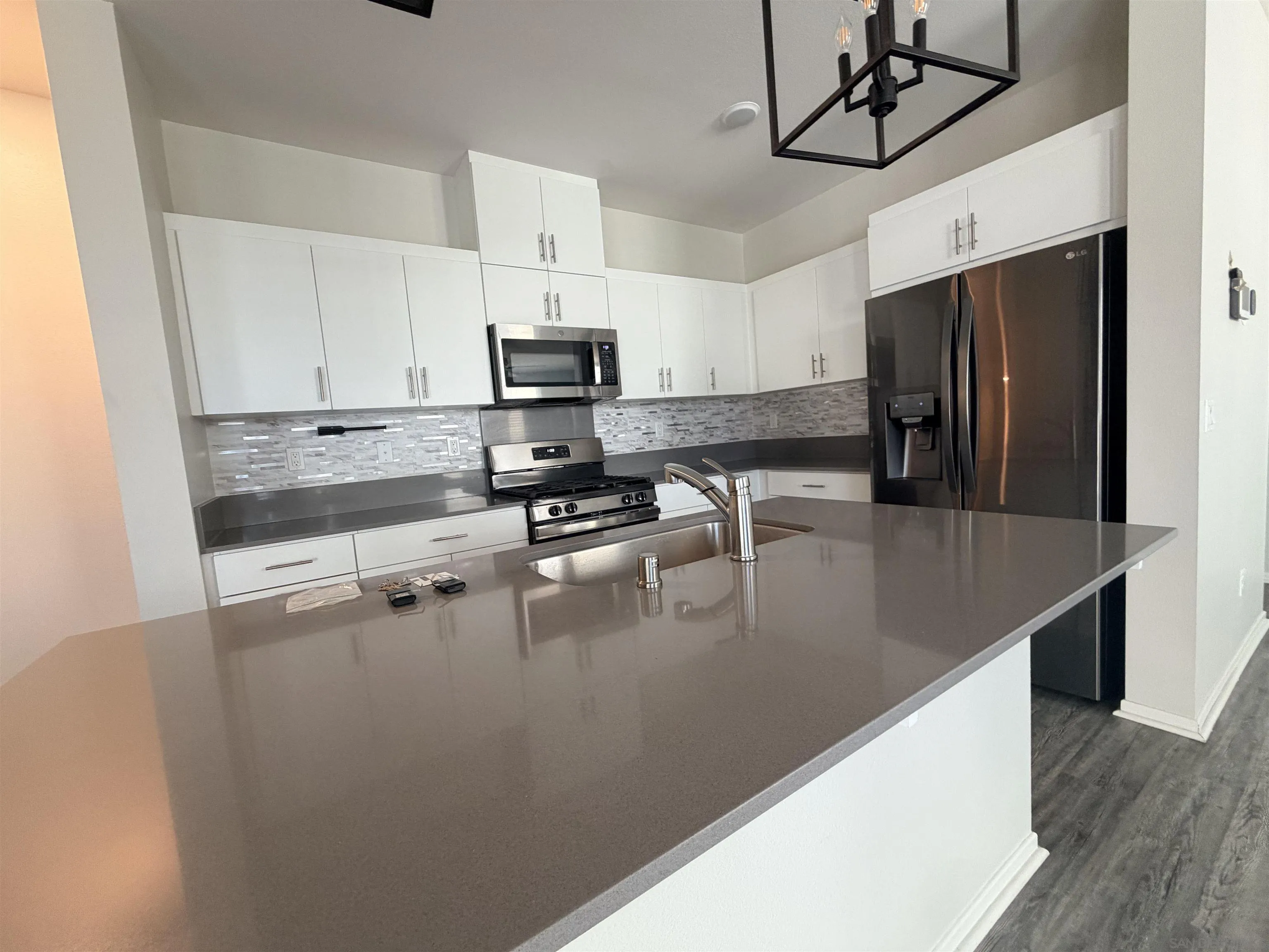 https://cdn.realtyfeed.com/cdn/127/260016879/4569372d16a0b4ad996044bdfcefc6d5.webp