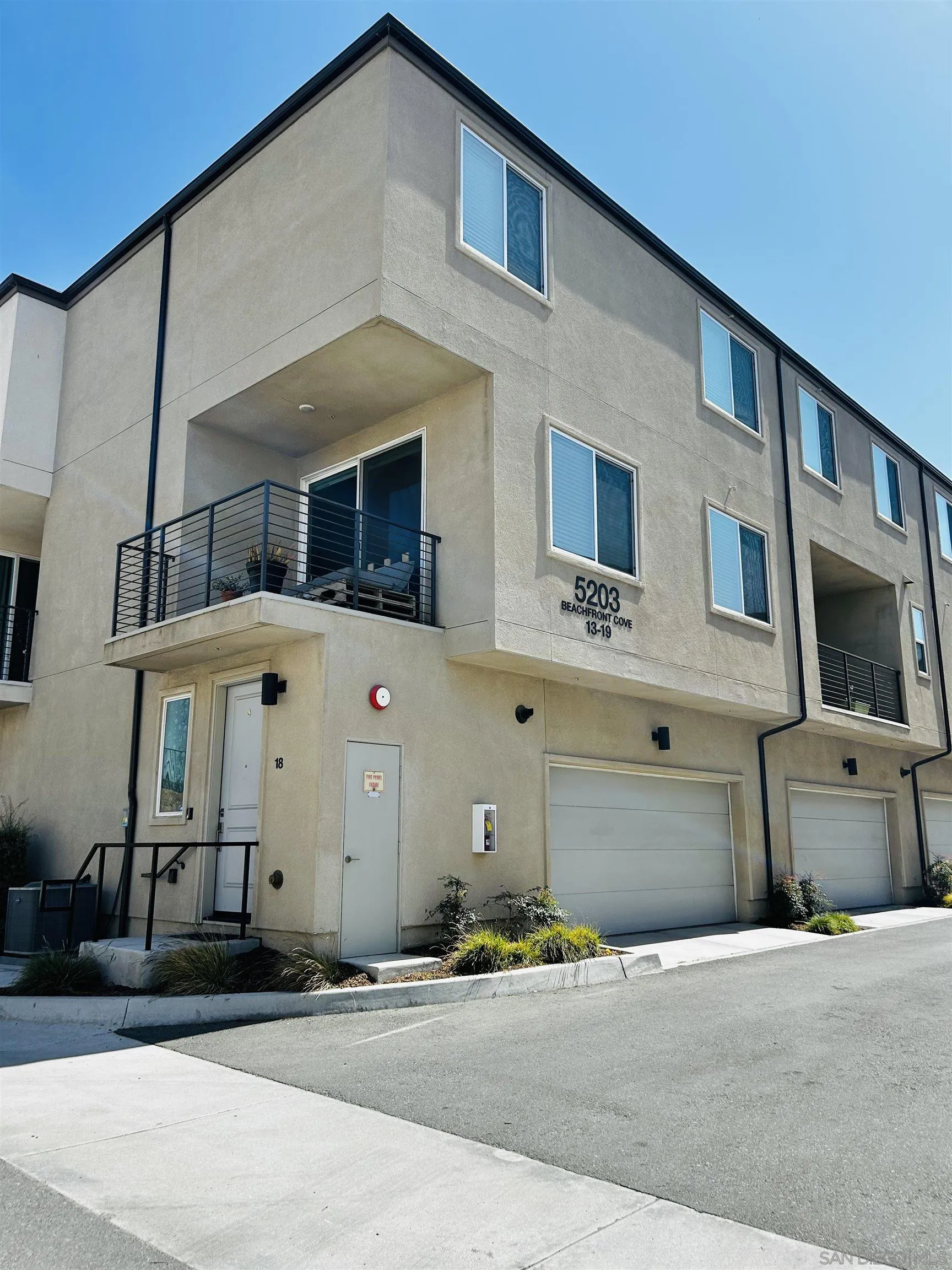 5203 Beachfront Cove 18, San Diego CA 92154