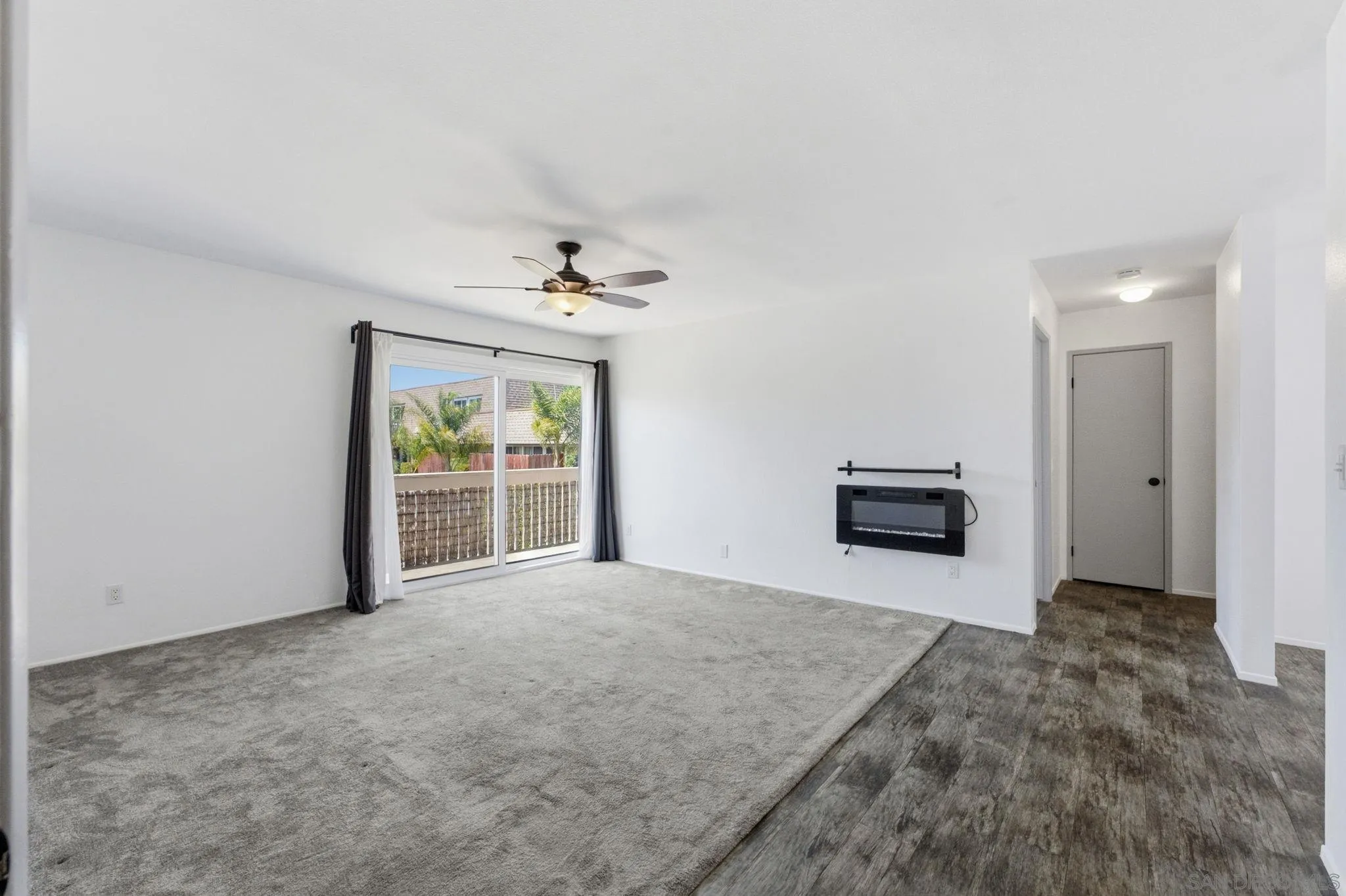 https://cdn.realtyfeed.com/cdn/127/260016880/8818ed5c64c76b6a651aac76ba4739fd.webp