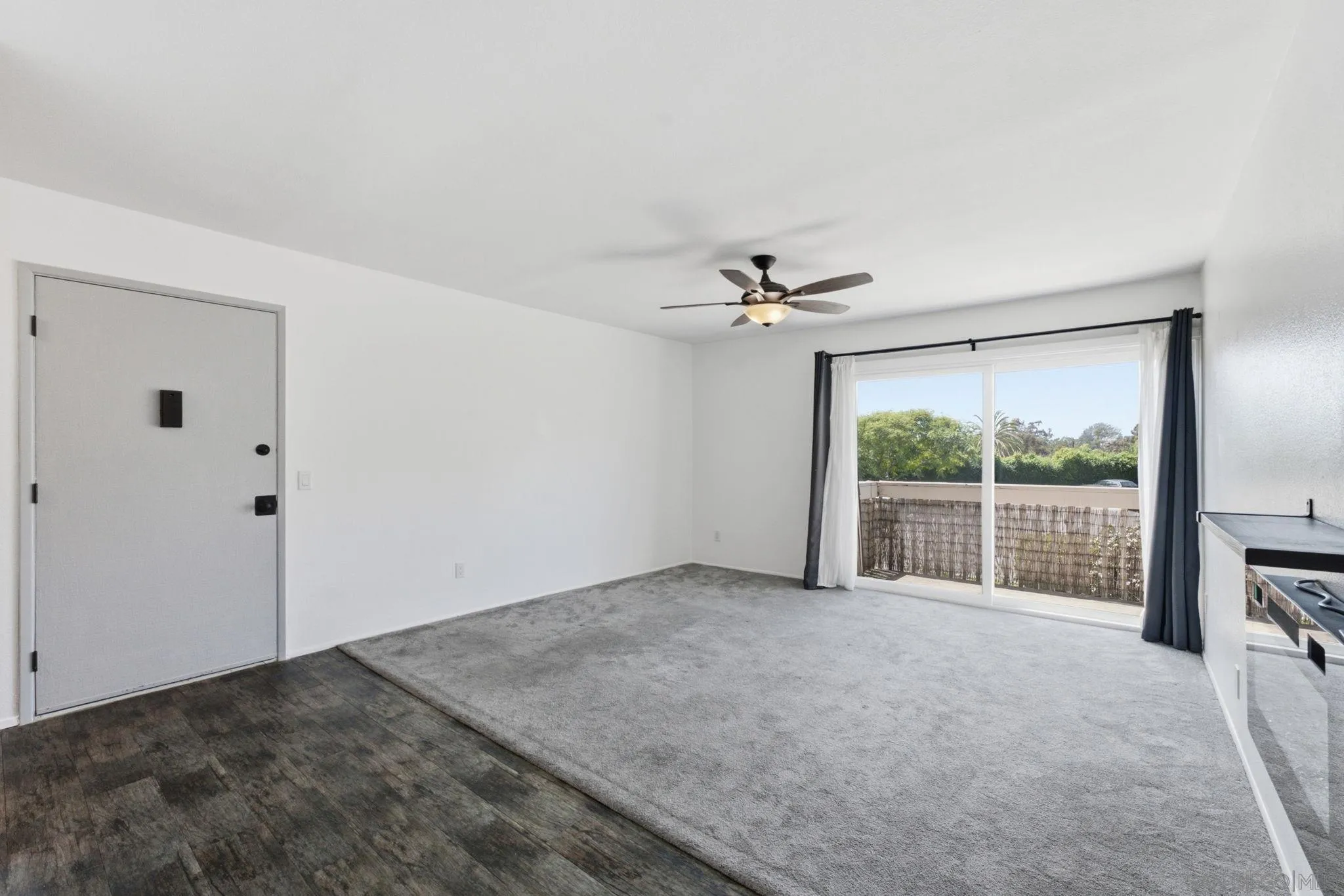 https://cdn.realtyfeed.com/cdn/127/260016880/a341780df976c413f3518394a3fbc096.webp