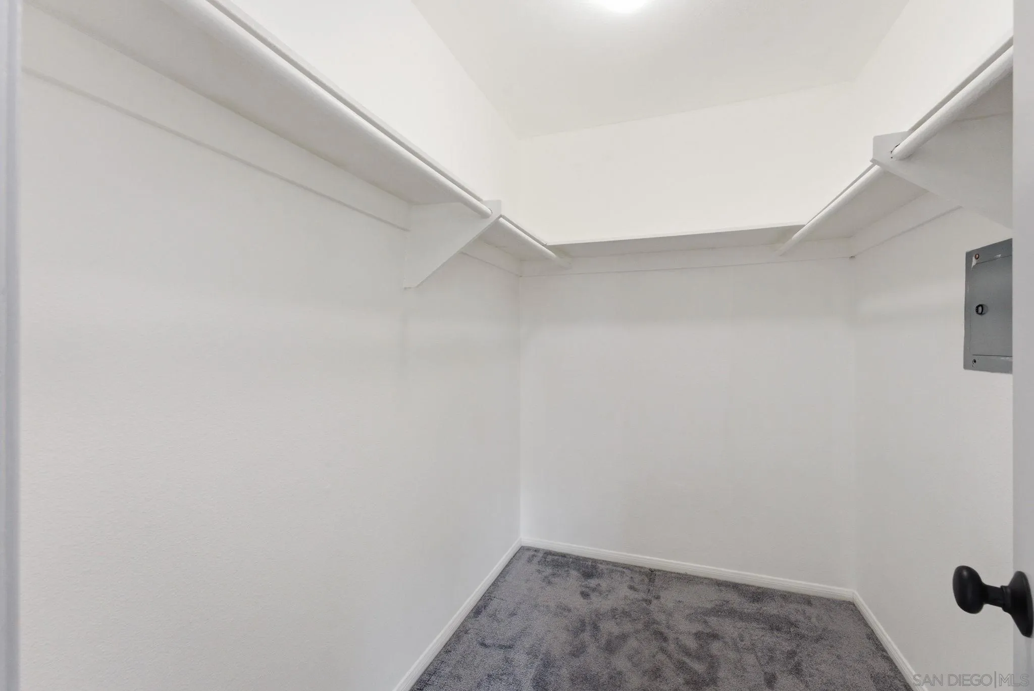 https://cdn.realtyfeed.com/cdn/127/260016880/ab6abf88846e2255a360aee17bf78a27.webp