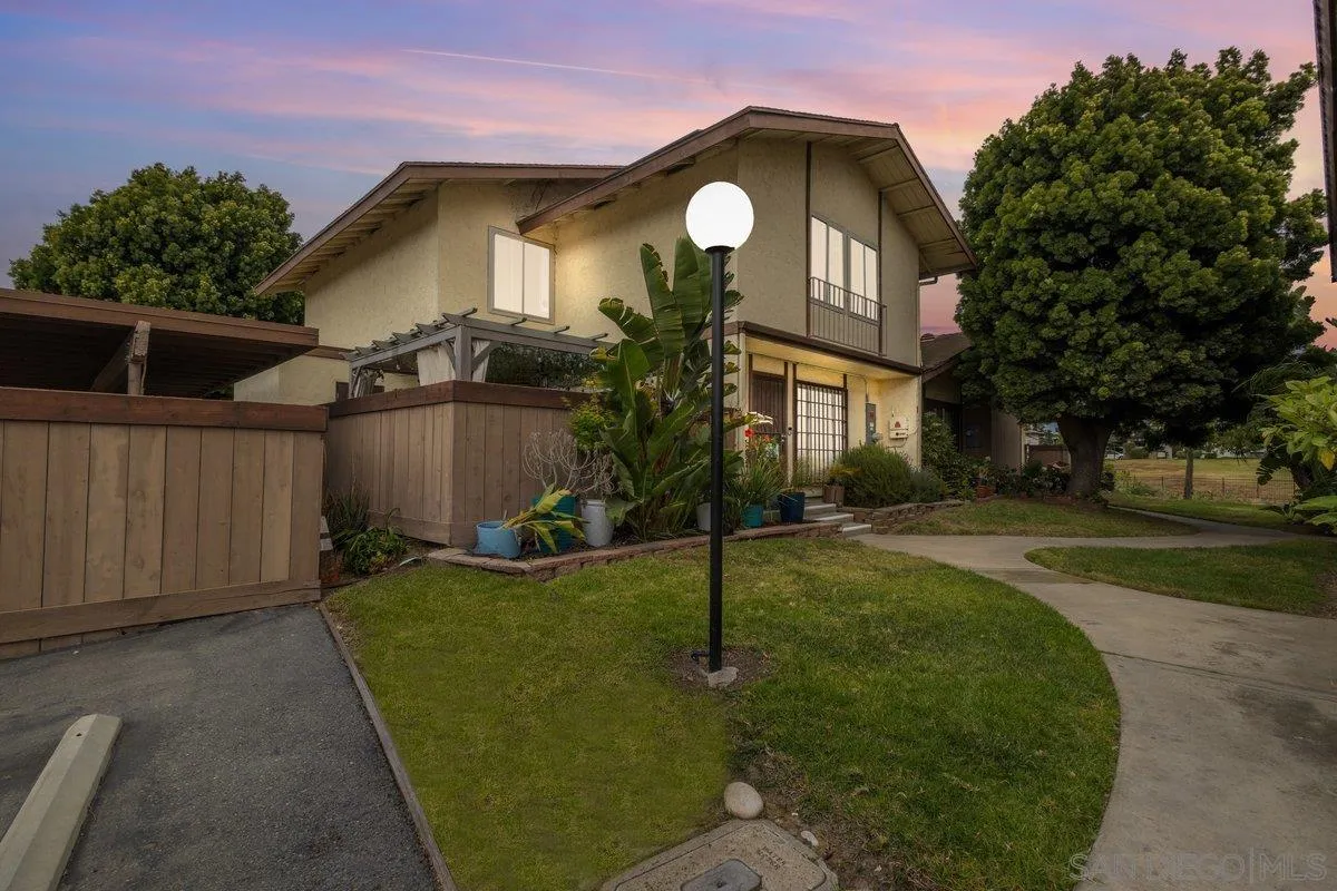 Photo #1: 260016881 Listing: Photo #1