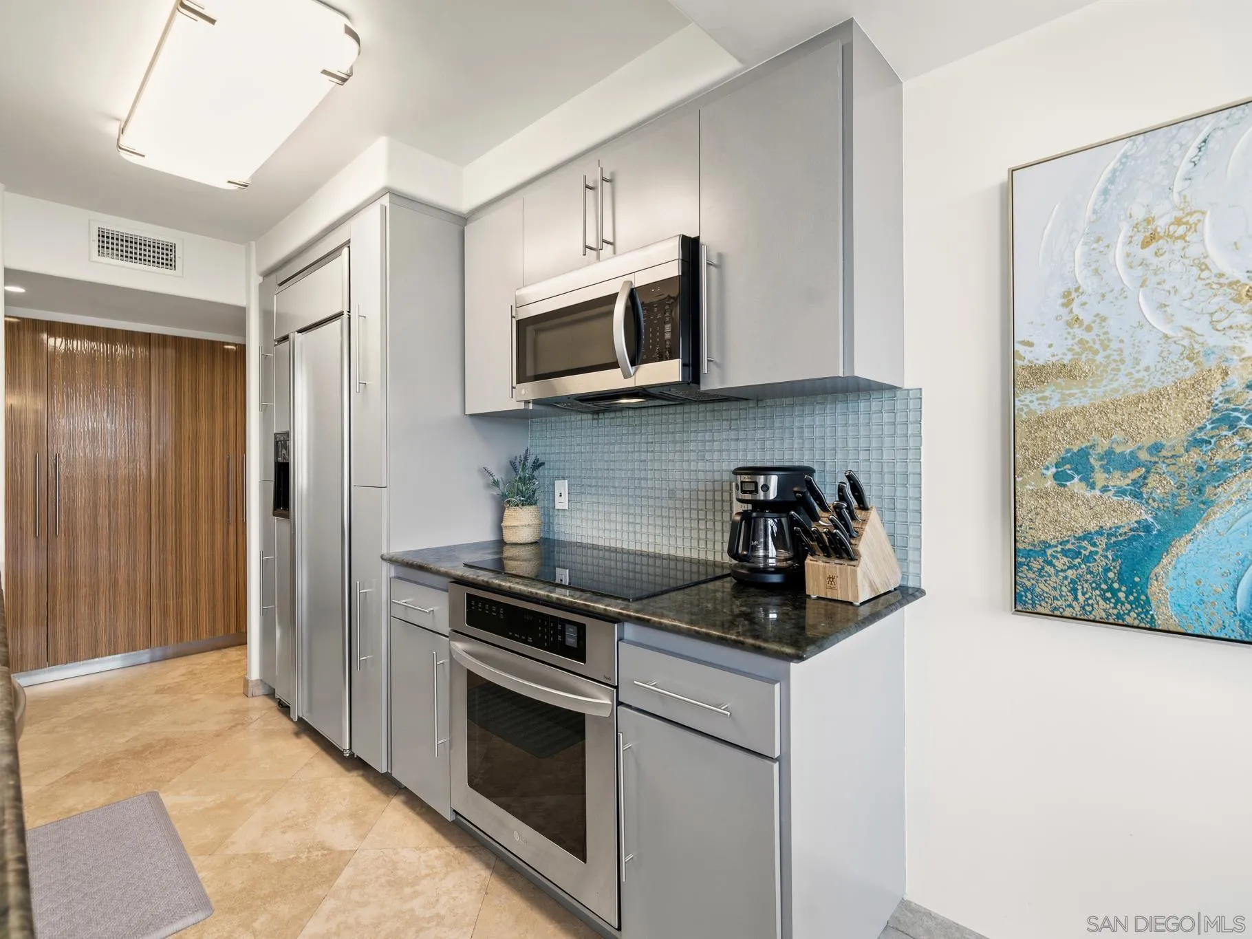 https://cdn.realtyfeed.com/cdn/127/260016882/14eeeb1a9e807f8f34d5c3c710c09ad7.webp