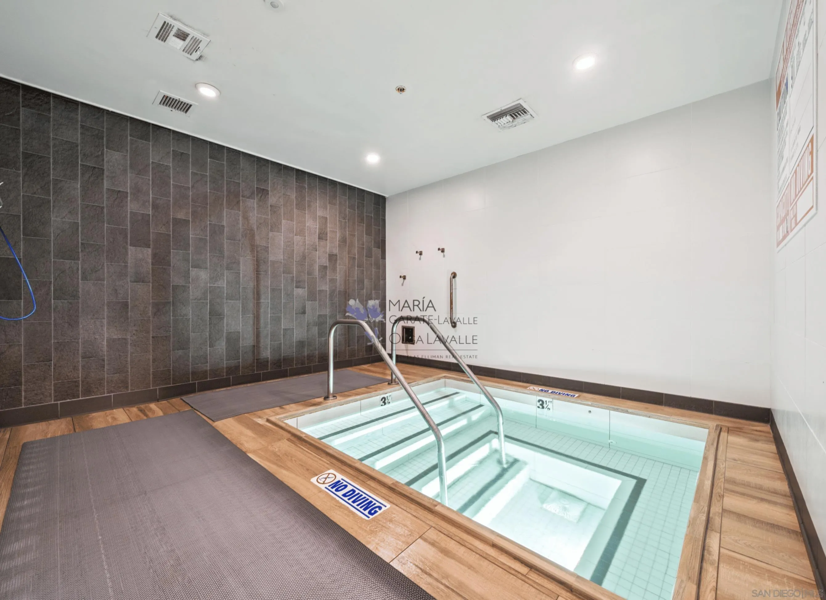 https://cdn.realtyfeed.com/cdn/127/260016882/3d9885e86a9fcc55ce7f53e233a2b9c1.webp