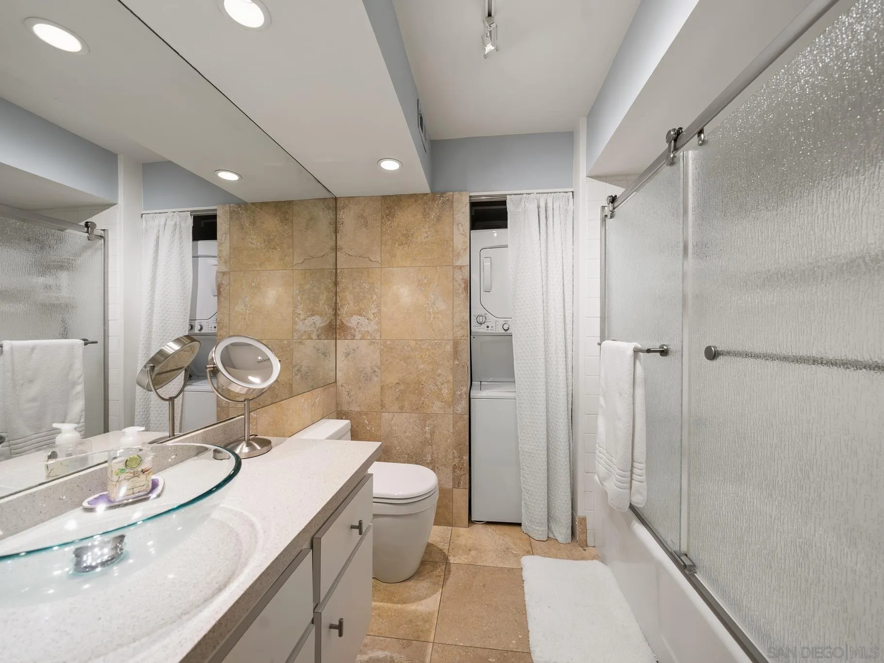https://cdn.realtyfeed.com/cdn/127/260016882/54a5e19e7bc33e015f174eec51e229d5.webp