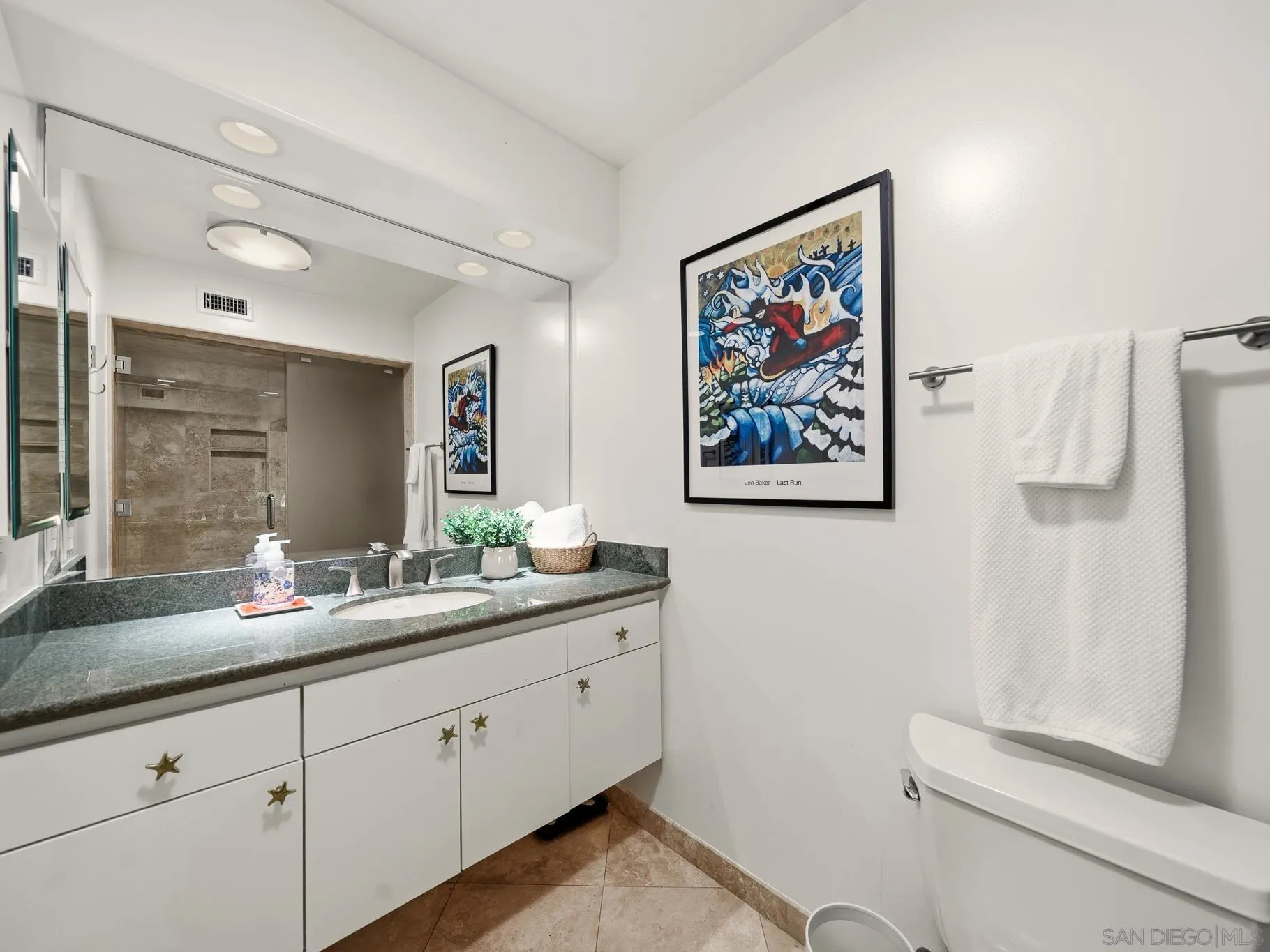 https://cdn.realtyfeed.com/cdn/127/260016882/616f82e7cbfc478f30a805398185ee8d.webp