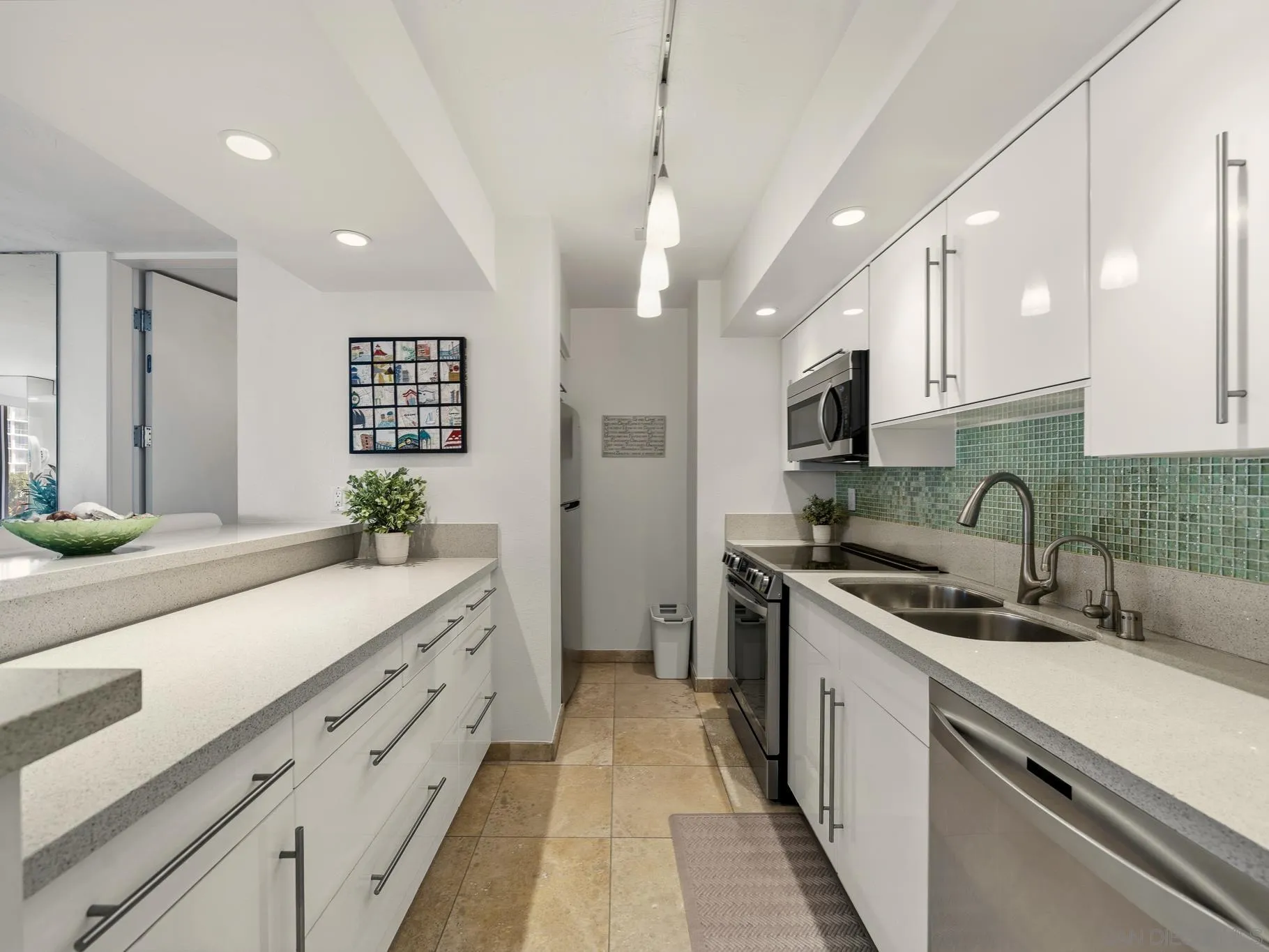 https://cdn.realtyfeed.com/cdn/127/260016882/8a52aa9142f480cd00671b58fa88bc15.webp