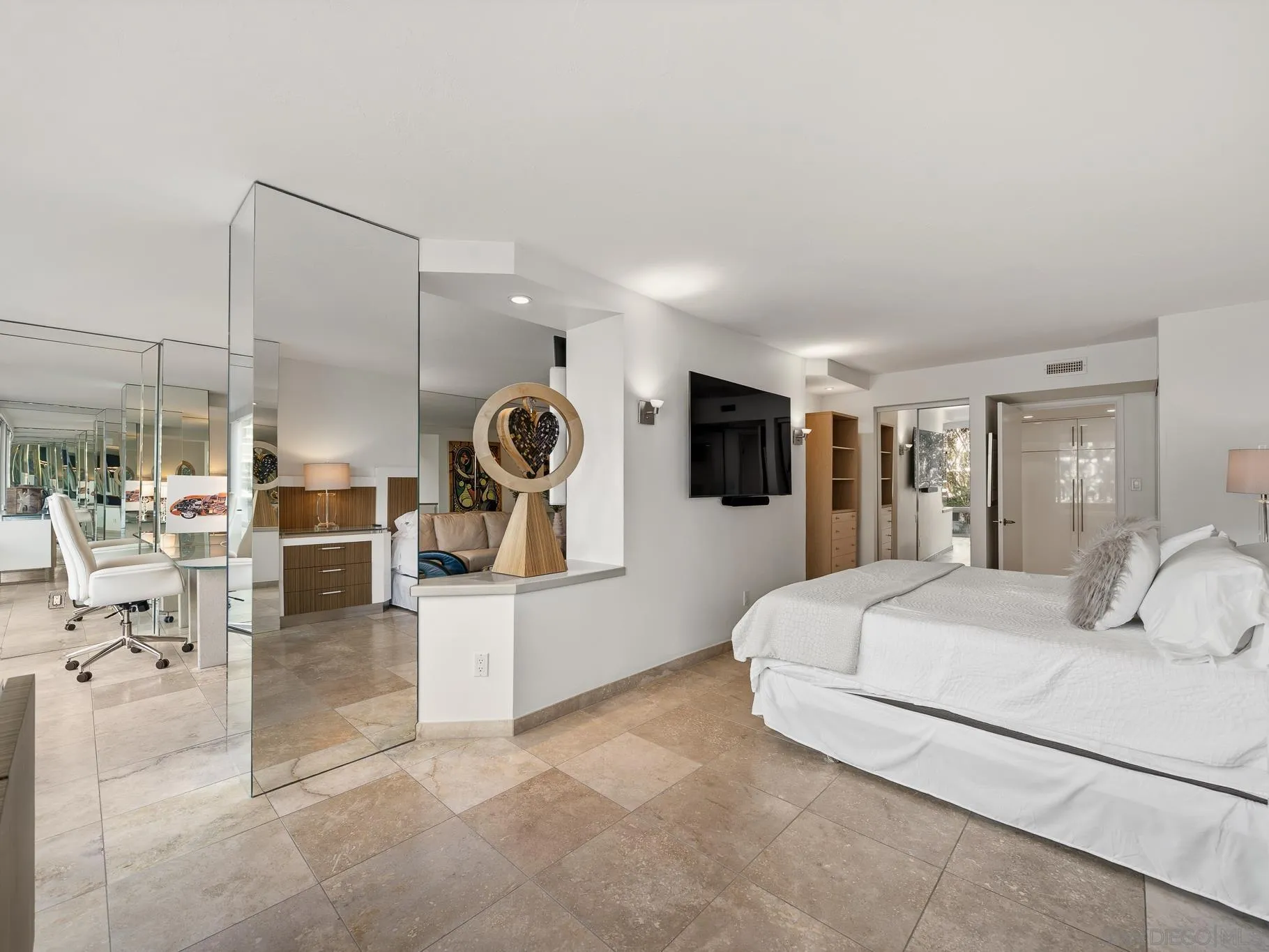 https://cdn.realtyfeed.com/cdn/127/260016882/e0005062225ffec12fa0a35ced8d7490.webp