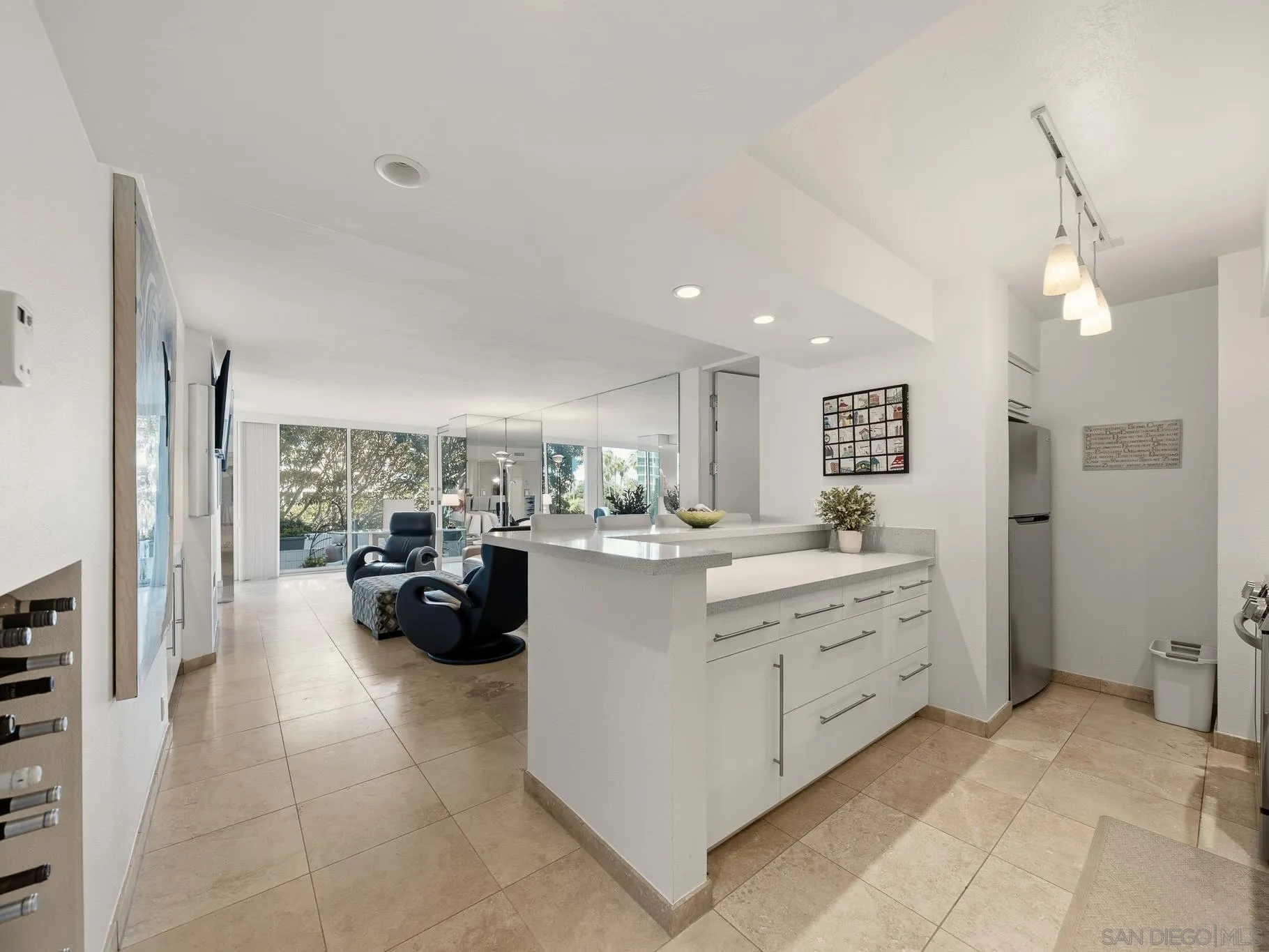 https://cdn.realtyfeed.com/cdn/127/260016882/f06d1ef0a4e50d89950abce8af189b25.webp