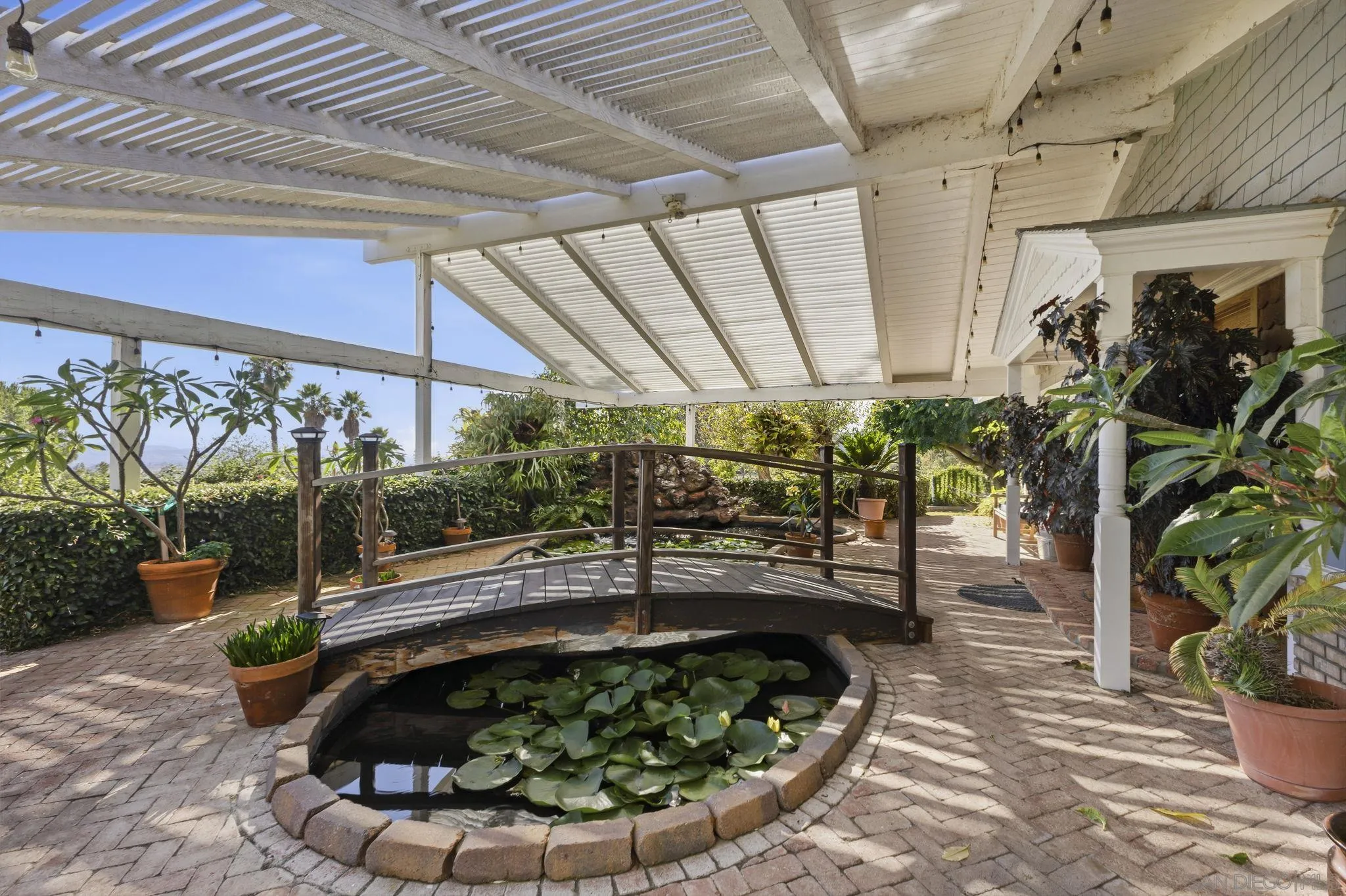 https://cdn.realtyfeed.com/cdn/127/260016884/196899e4d8b516cab959f15e75059e35.webp