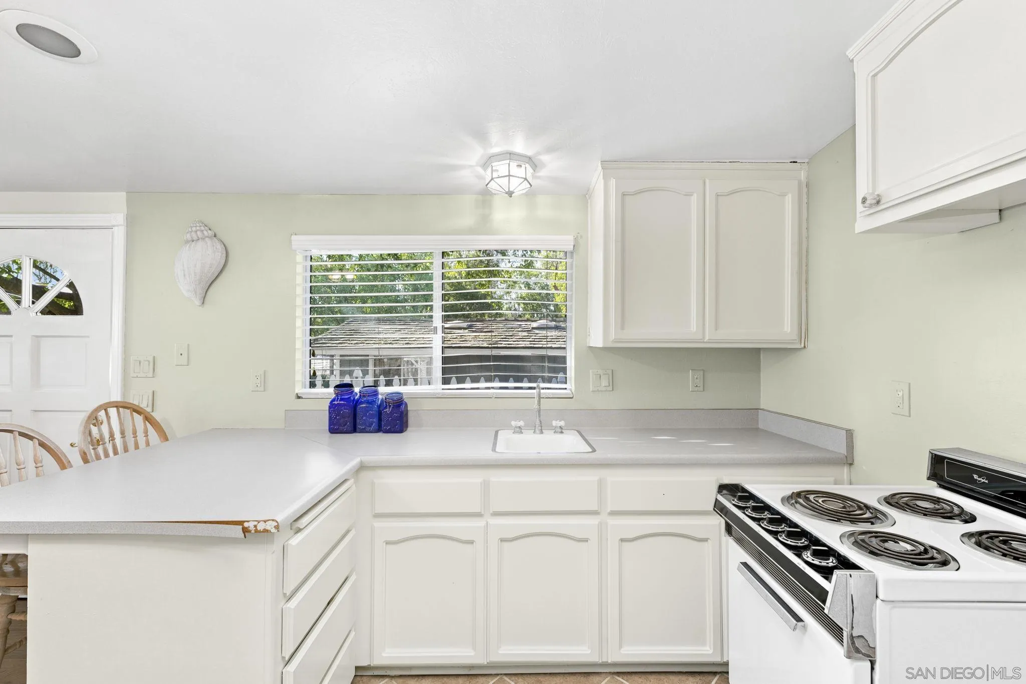 https://cdn.realtyfeed.com/cdn/127/260016884/2b8d109f444ac6e8f6c5e72fd76c9f1d.webp