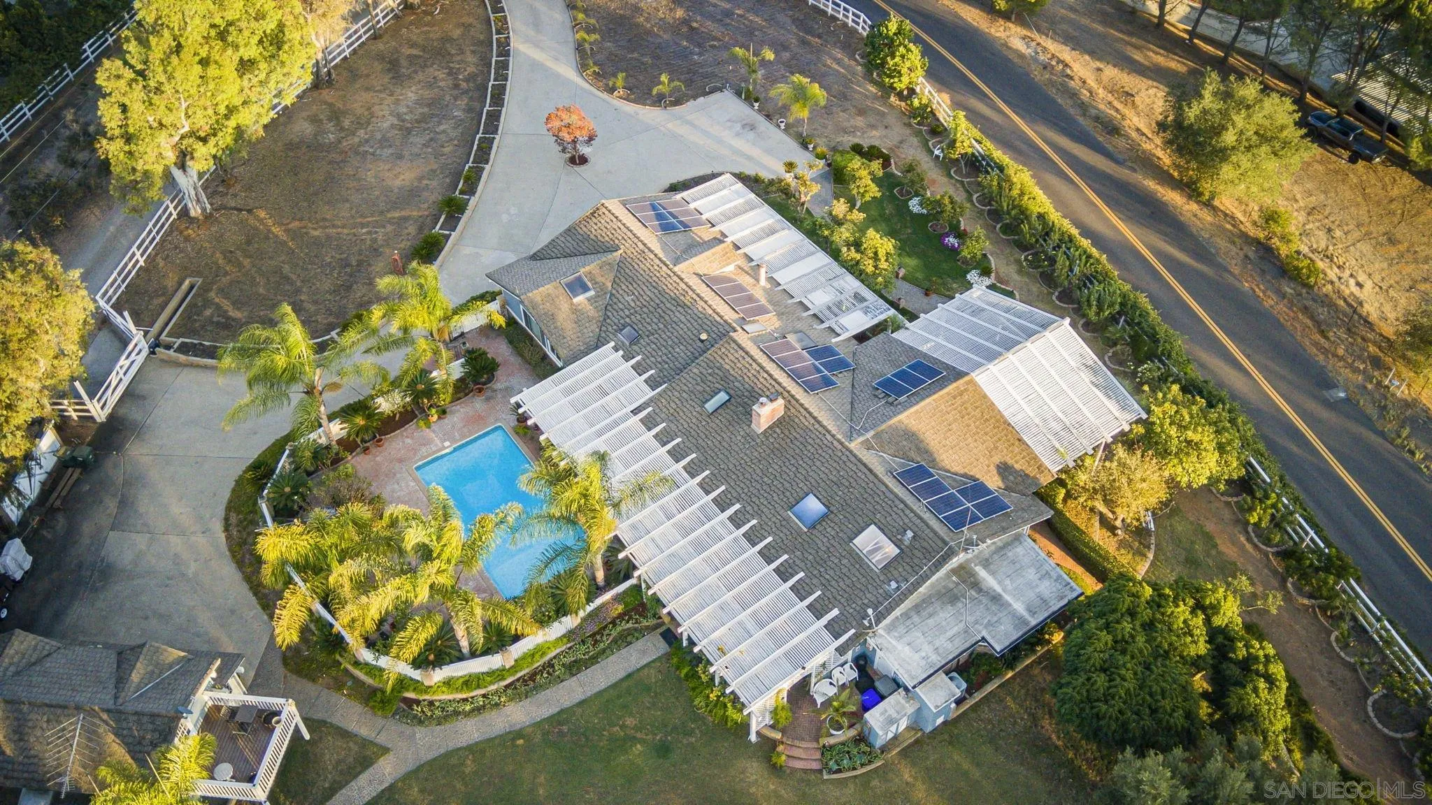 https://cdn.realtyfeed.com/cdn/127/260016884/3d185c14cd5fbc5554754119968c4231.webp