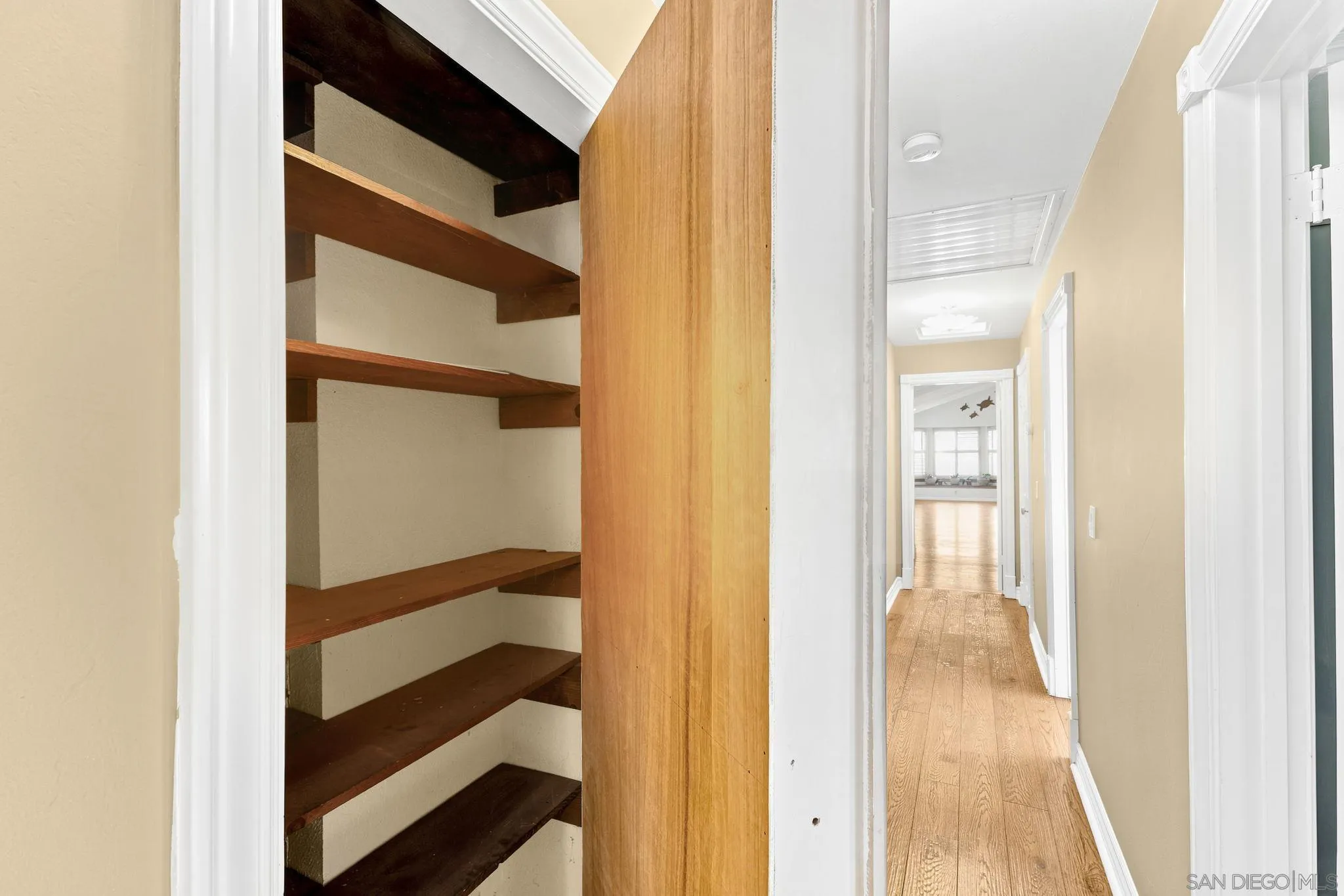 https://cdn.realtyfeed.com/cdn/127/260016884/5005deecc8a33bfccd8604ecda6ad2f8.webp