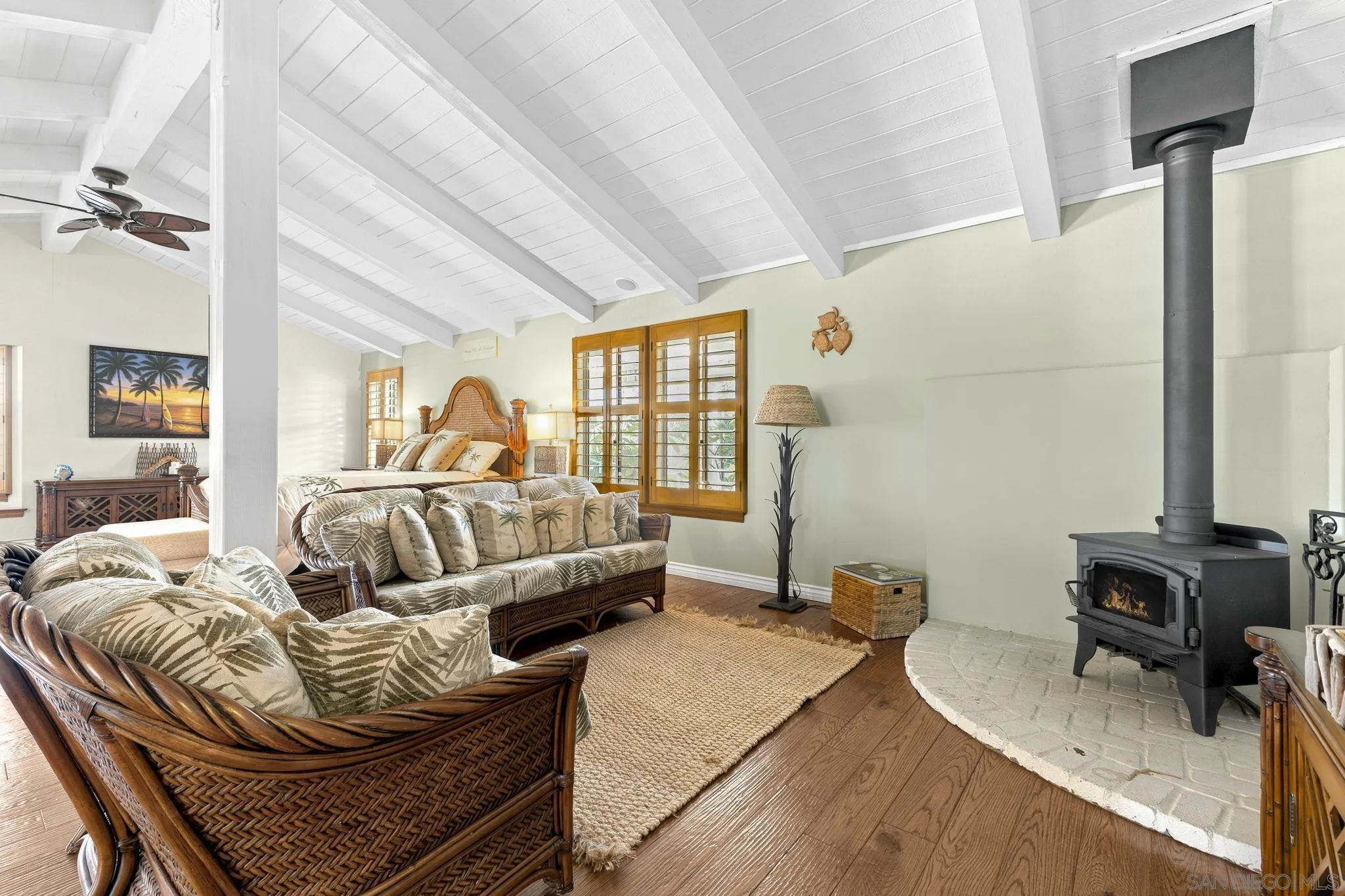 https://cdn.realtyfeed.com/cdn/127/260016884/9291a935219bd64b49f8aa0d564314f6.webp