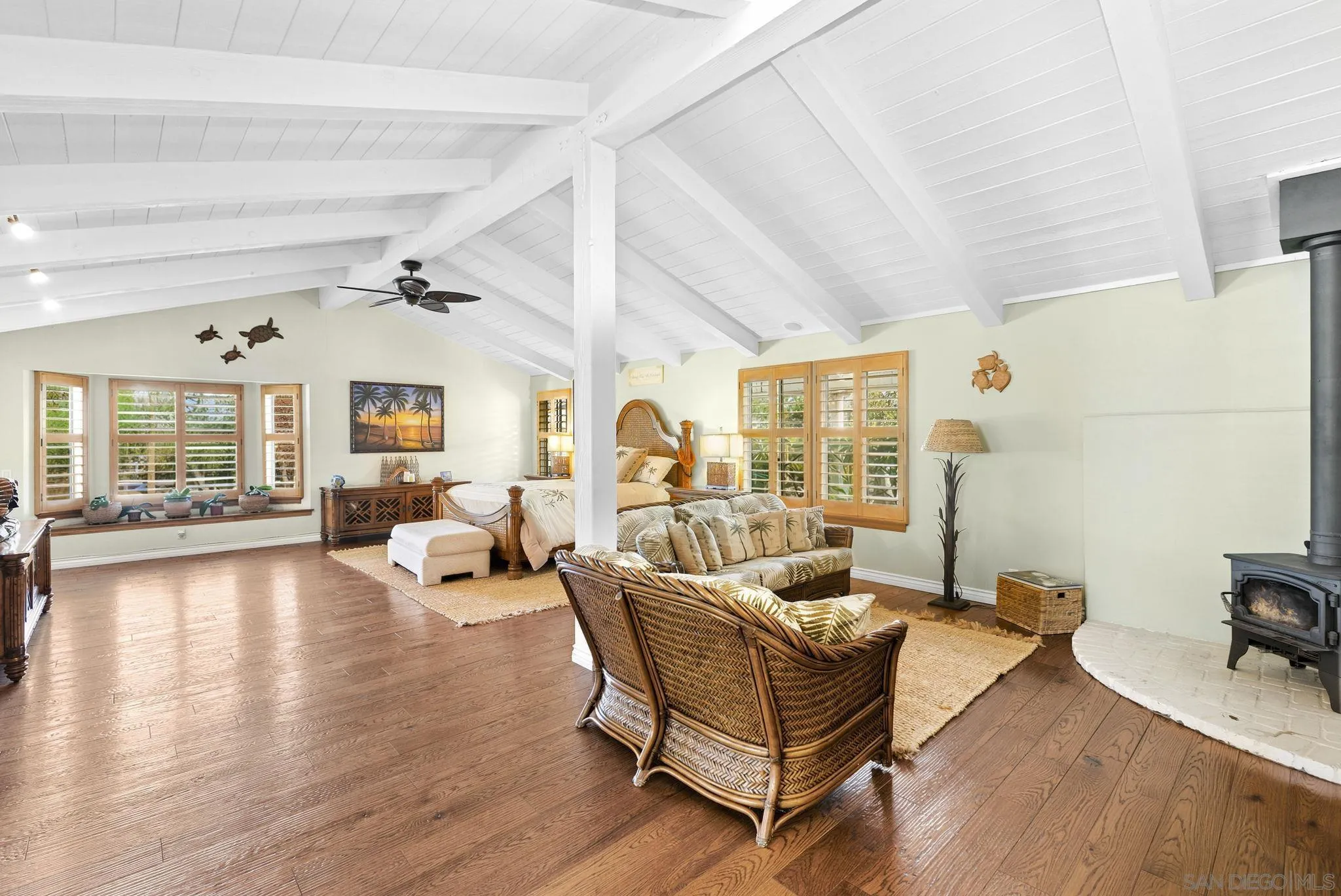 https://cdn.realtyfeed.com/cdn/127/260016884/e711e7933dc26fe4a20911440c4a7b9b.webp