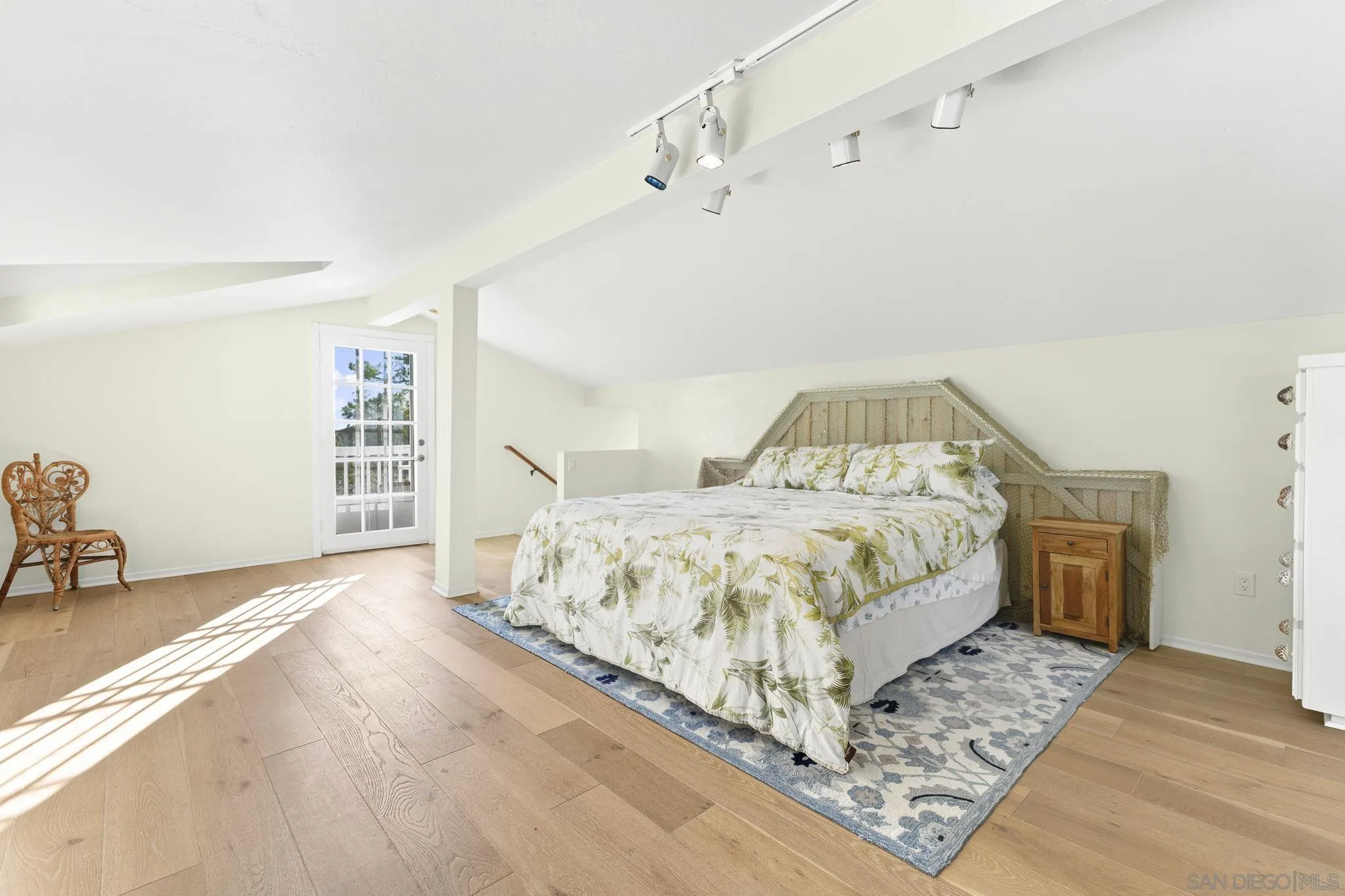 https://cdn.realtyfeed.com/cdn/127/260016884/e8676770e825eb639a4c8aa0c189ad61.webp