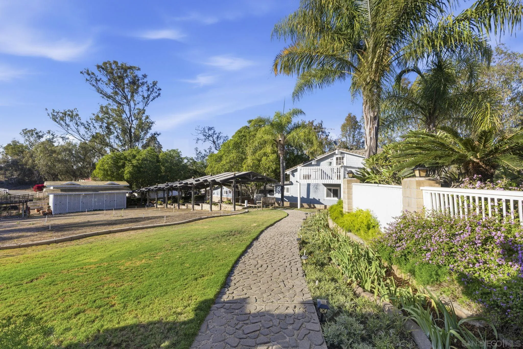 https://cdn.realtyfeed.com/cdn/127/260016884/f60042592f373d65bc79c06ff676f67e.webp