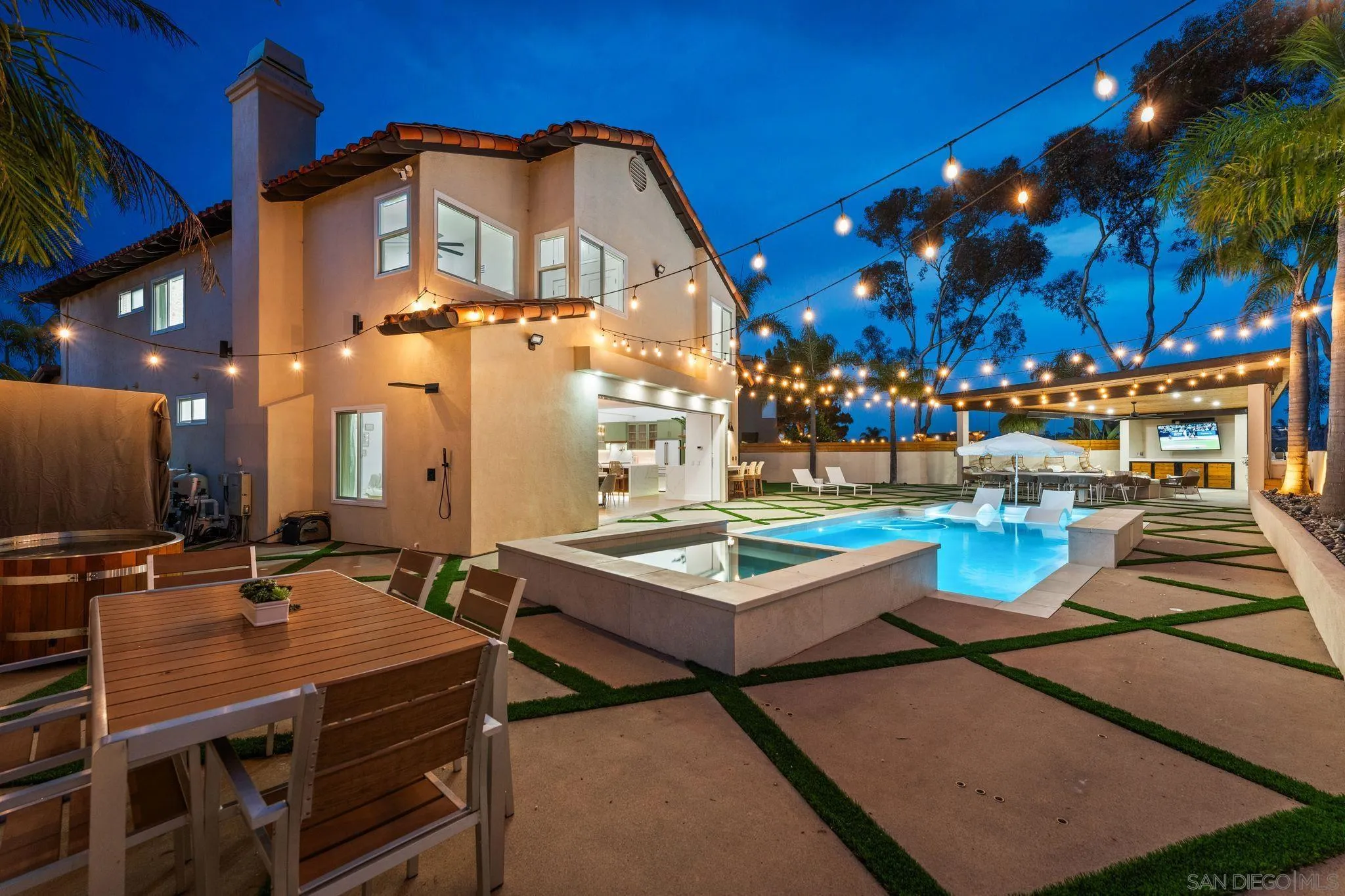 https://cdn.realtyfeed.com/cdn/127/260016888/17ccf9714275038129d0f8740c8074eb.webp