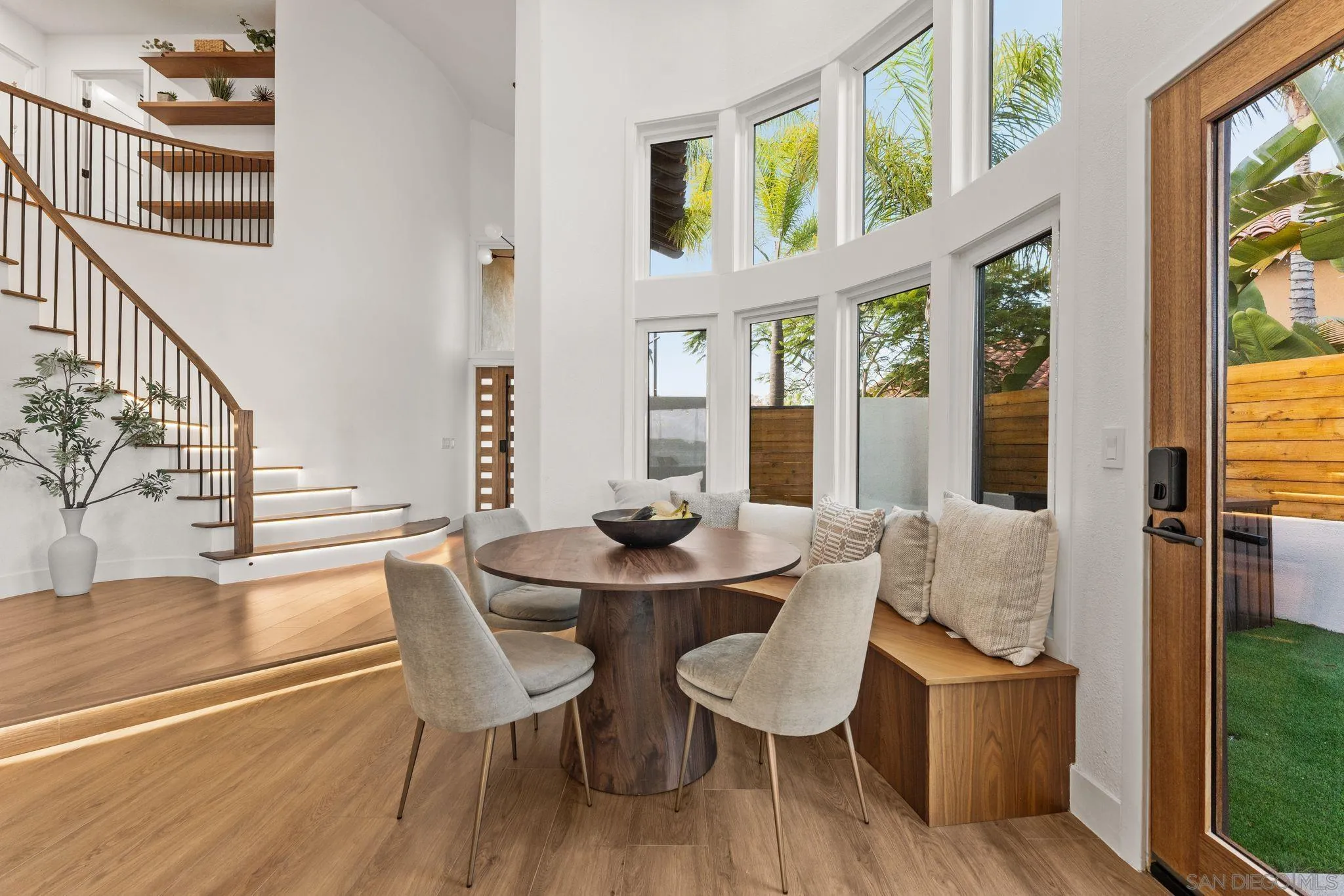 https://cdn.realtyfeed.com/cdn/127/260016888/225e18509bd3a38a44dbf5cb6d320b05.webp