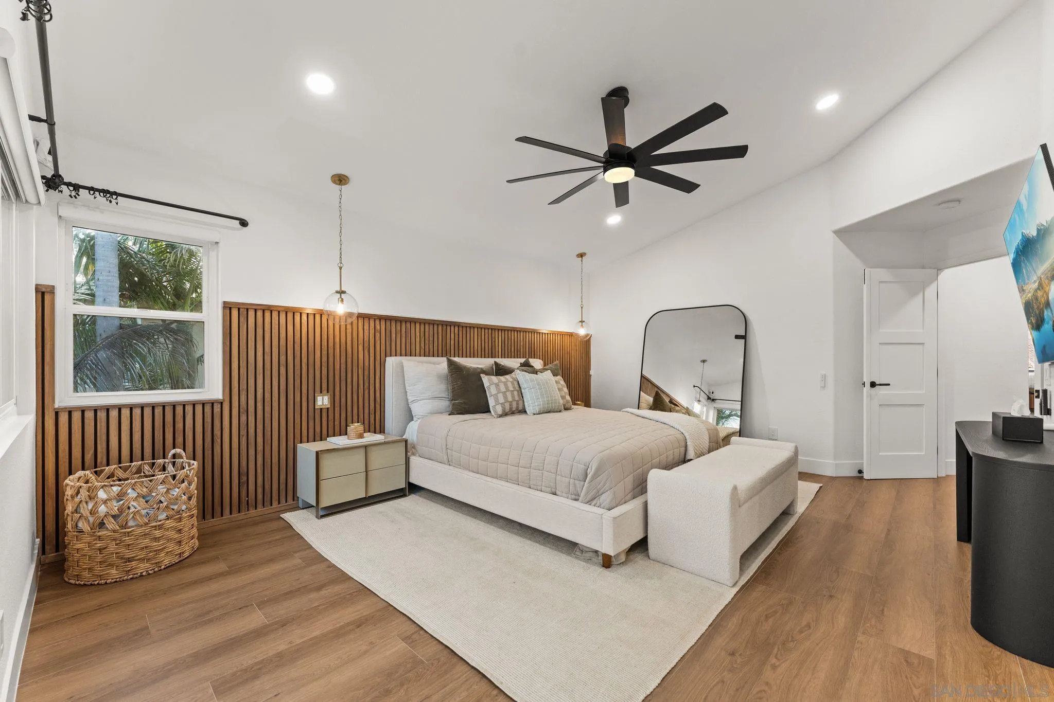 https://cdn.realtyfeed.com/cdn/127/260016888/6f25f110790e65cd8f2209ab673dc75c.webp